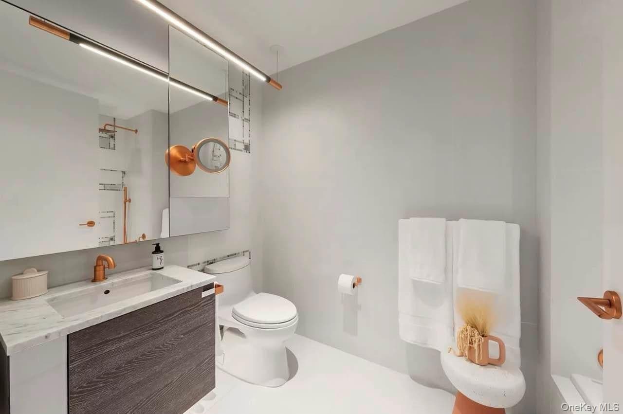 131-03 40th Road Unit: 18E thumbnail 5