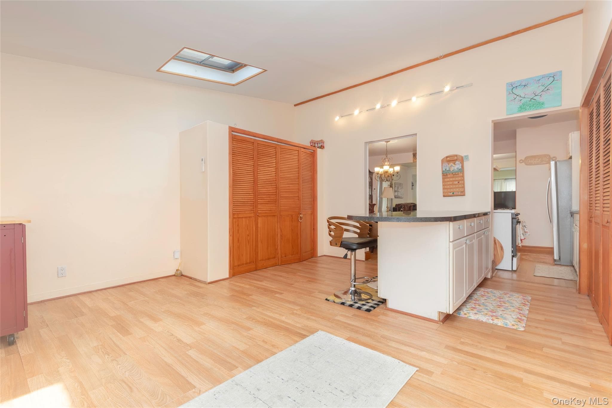 2036 Hobart Avenue thumbnail 6