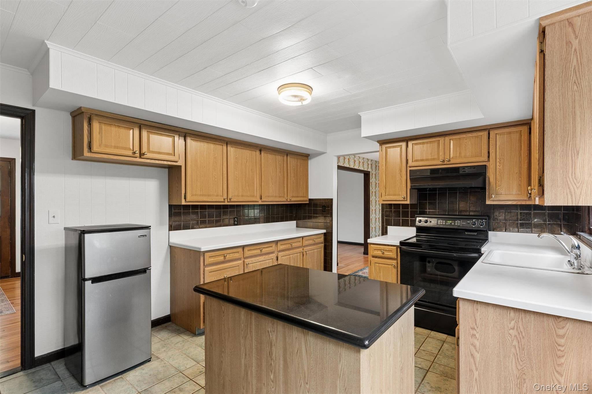 614 Twin Hills Court thumbnail 13
