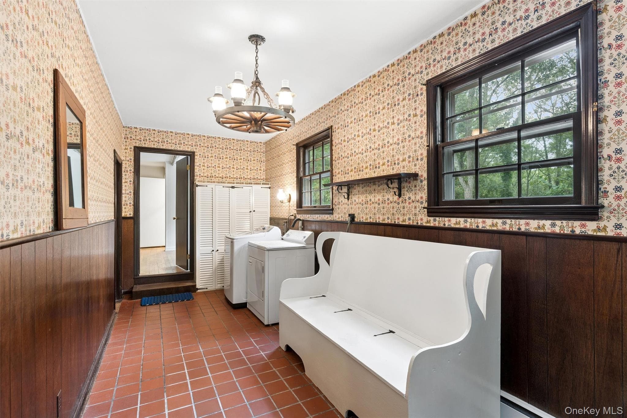 614 Twin Hills Court thumbnail 23