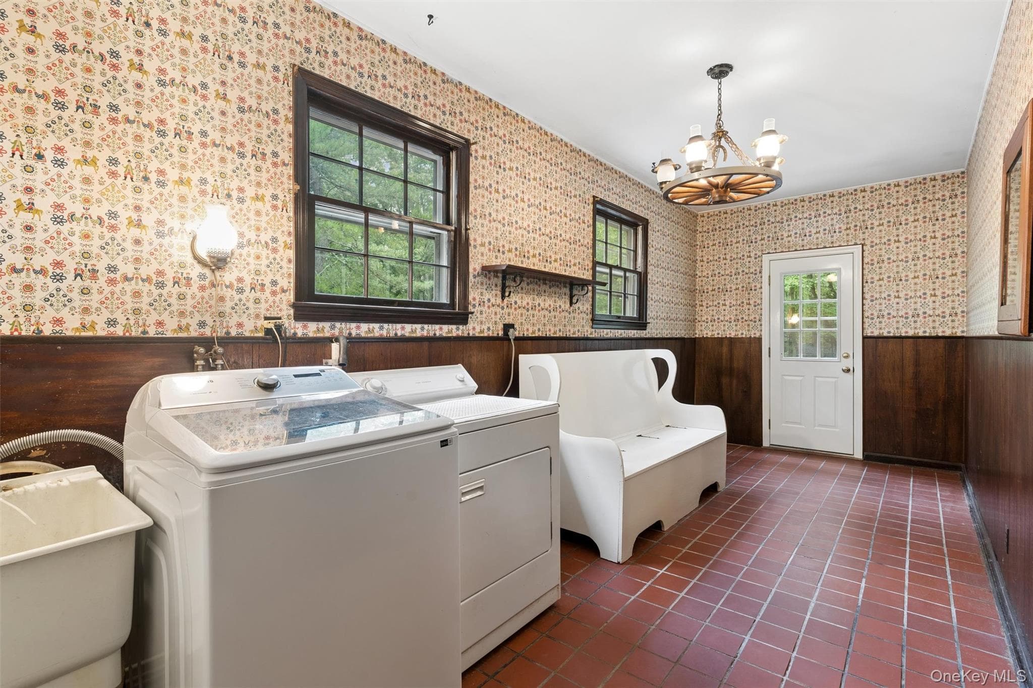 614 Twin Hills Court thumbnail 22
