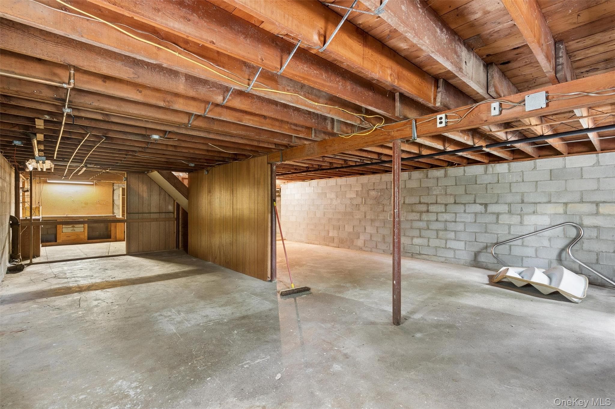 614 Twin Hills Court thumbnail 42