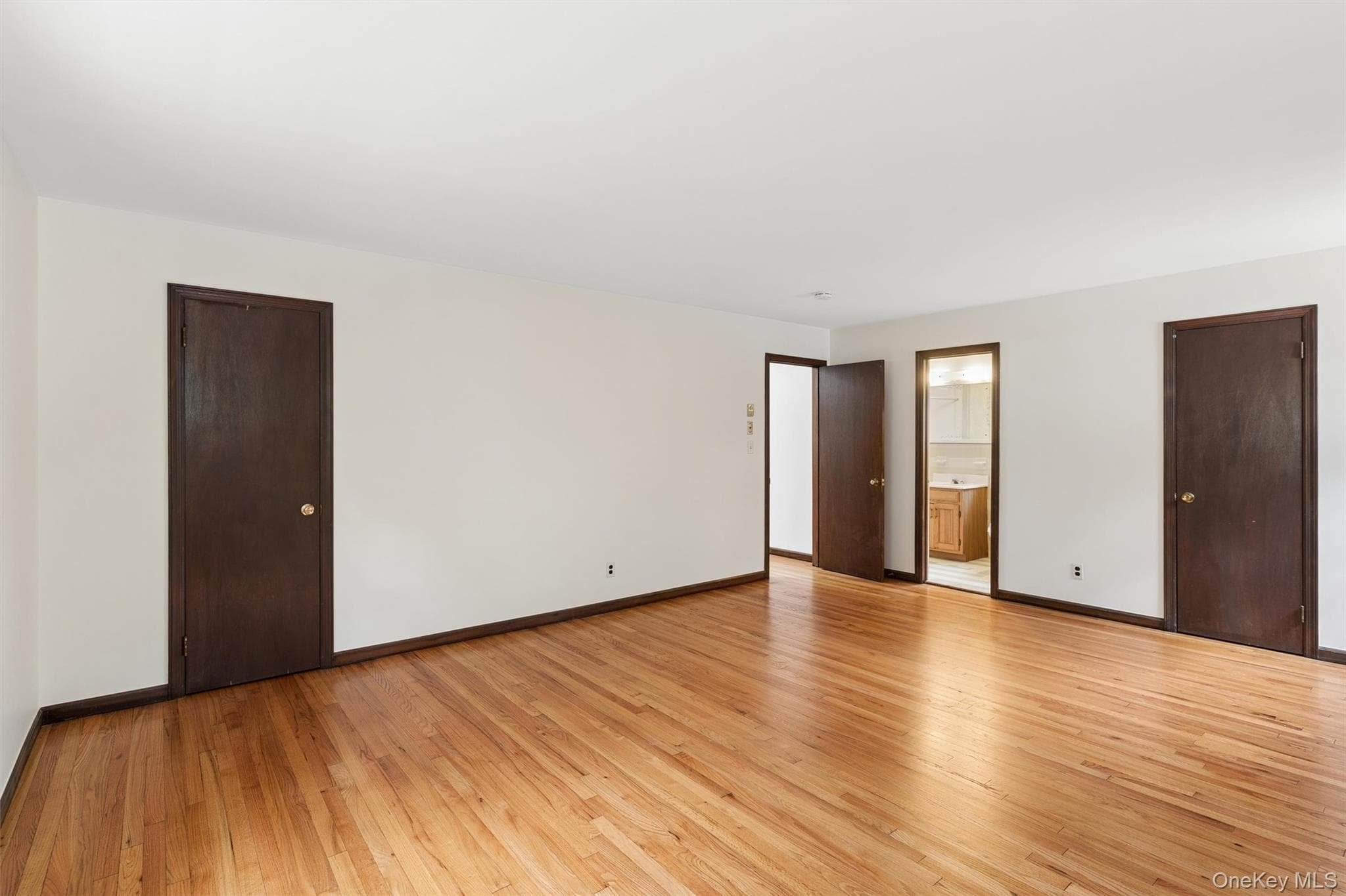 614 Twin Hills Court thumbnail 21