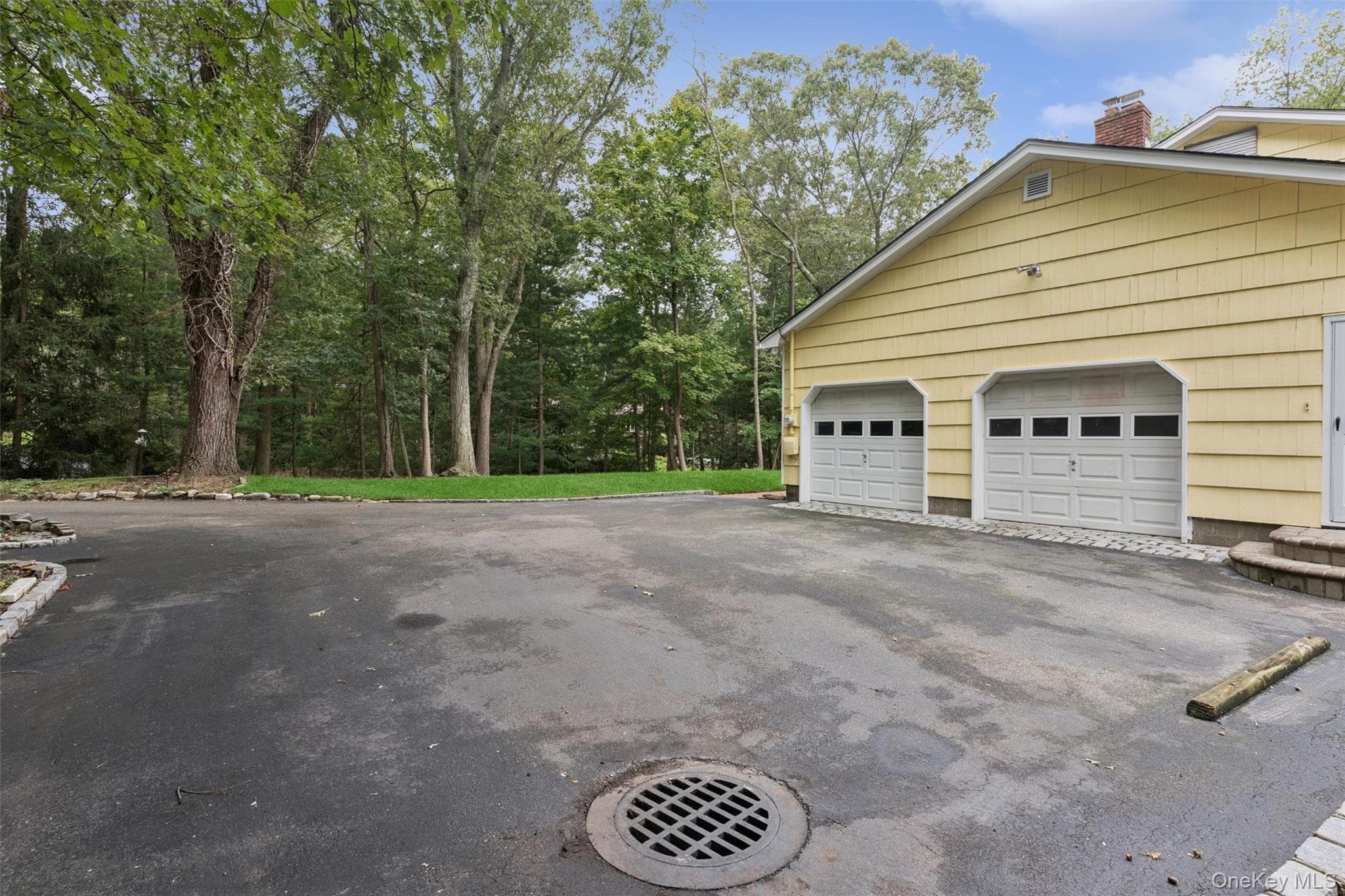 614 Twin Hills Court thumbnail 31