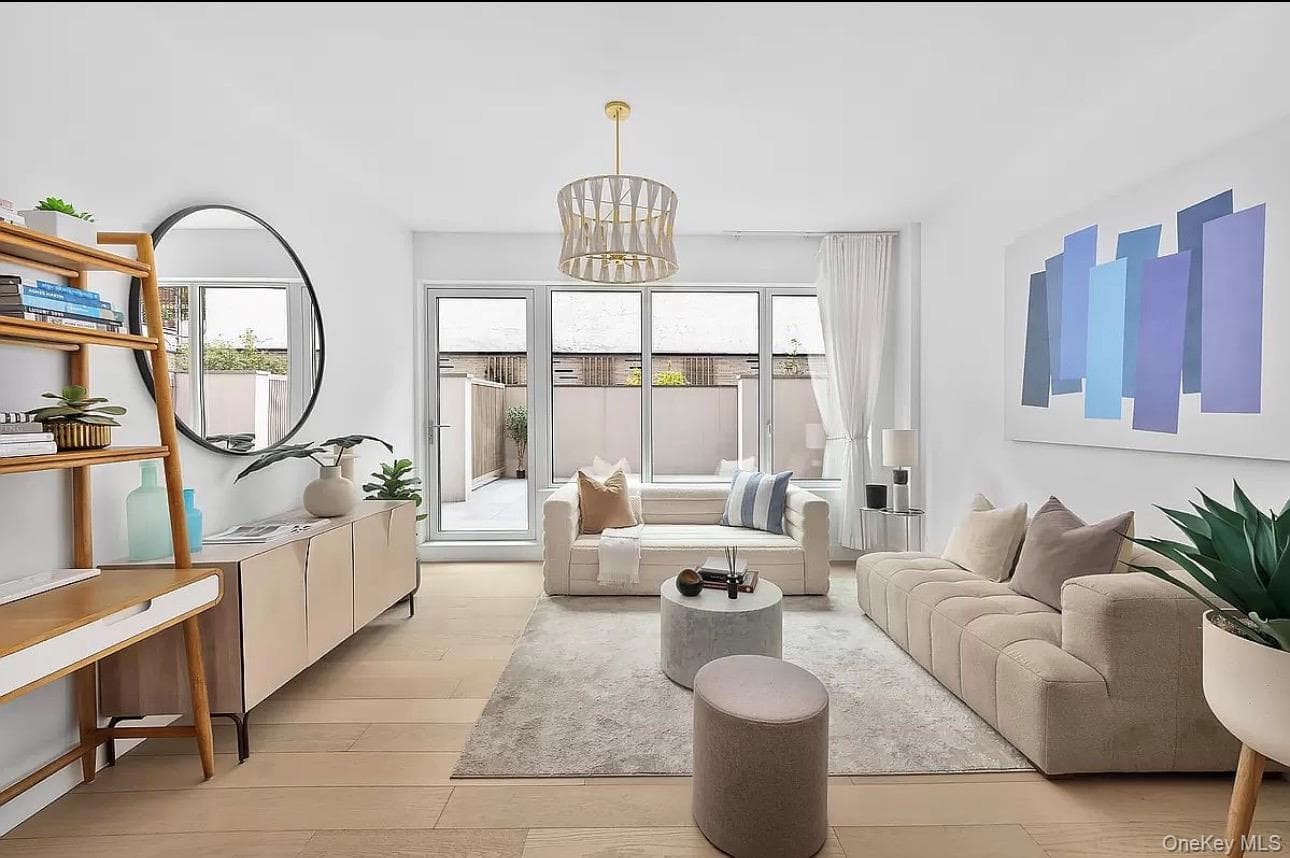 208 Delancey Street Unit: 1B, New York (manhattan)