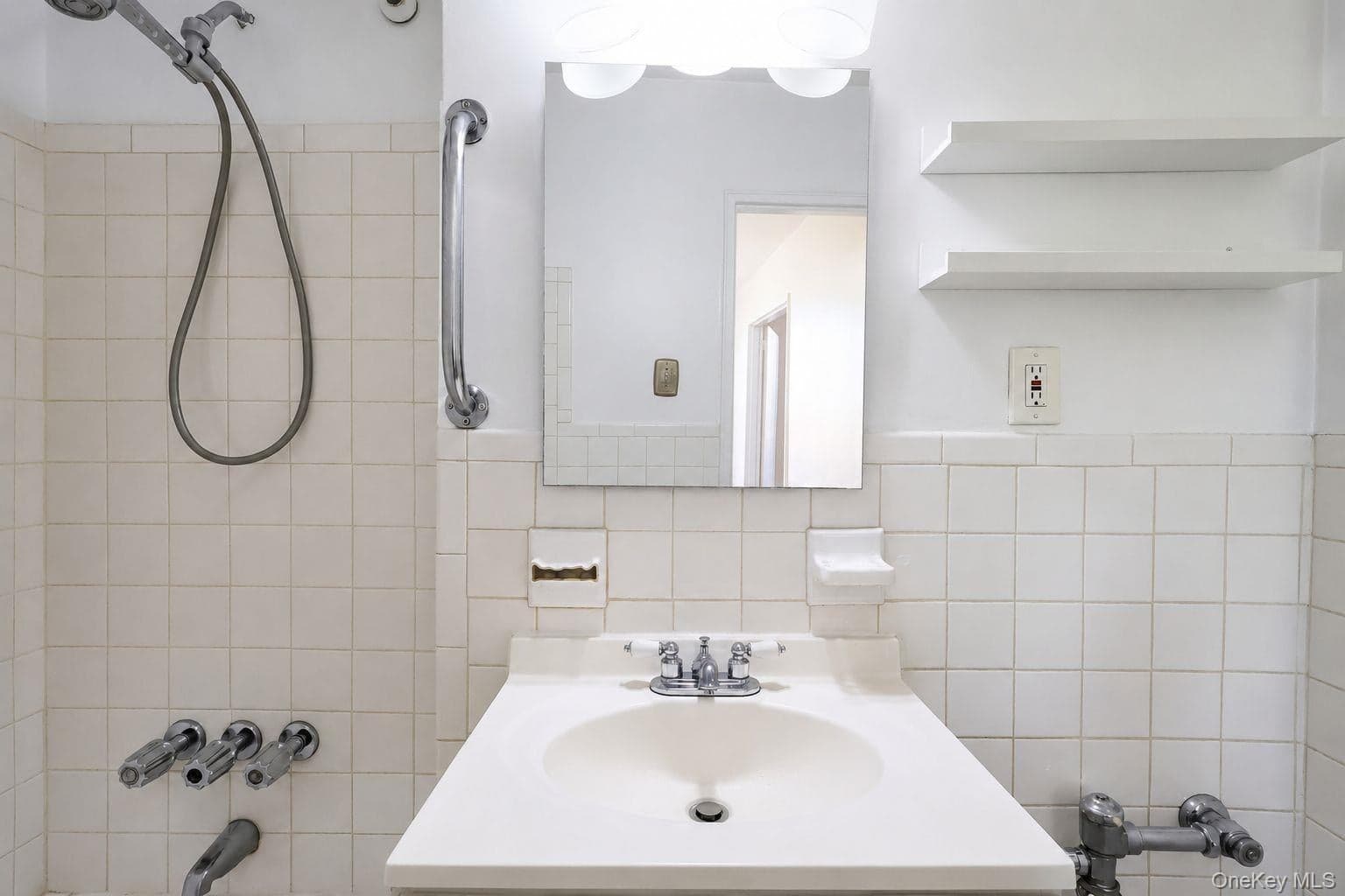 59-30 108th Street Unit: 5G thumbnail 31