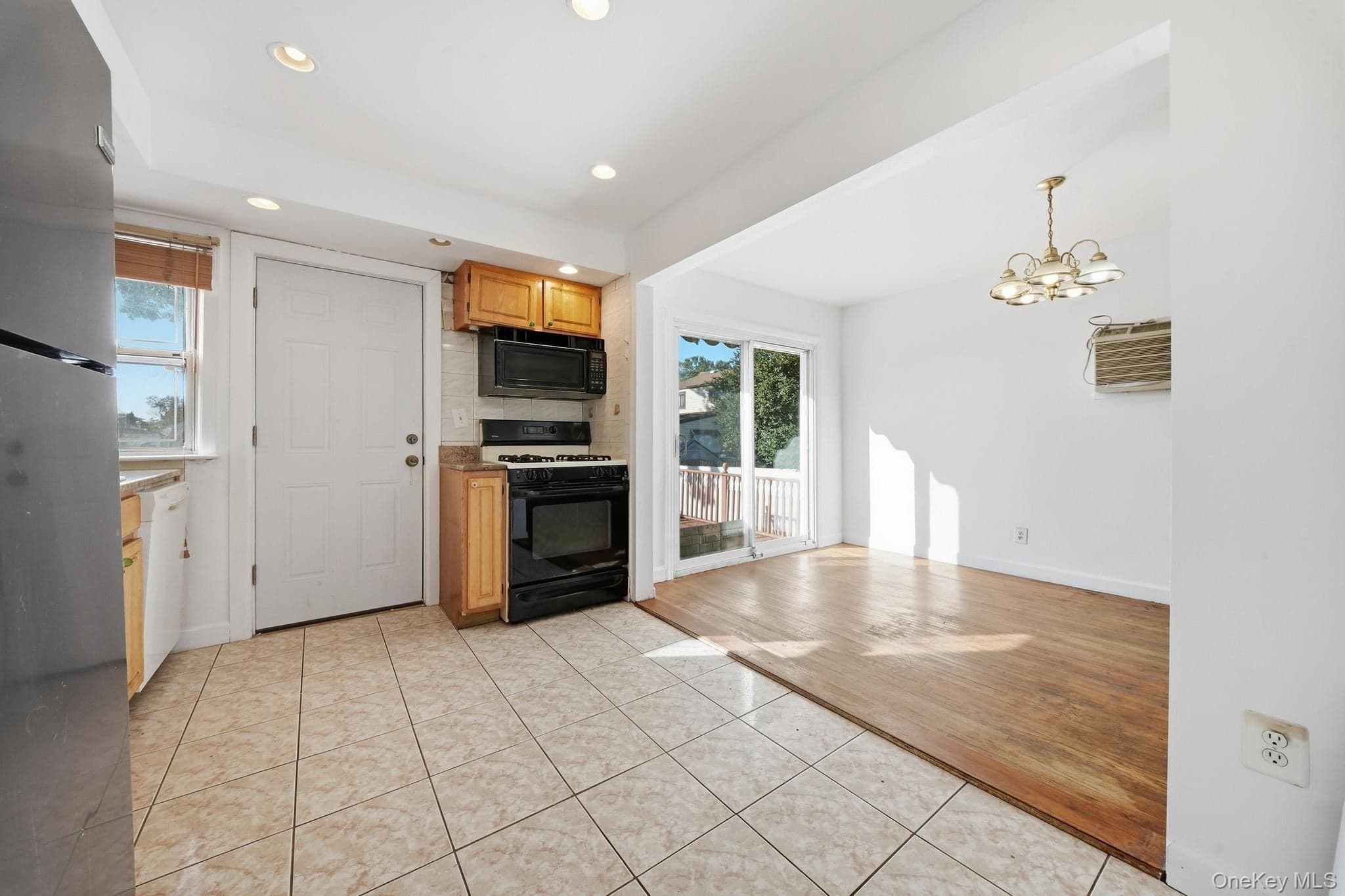 88 Meyer Avenue thumbnail 20