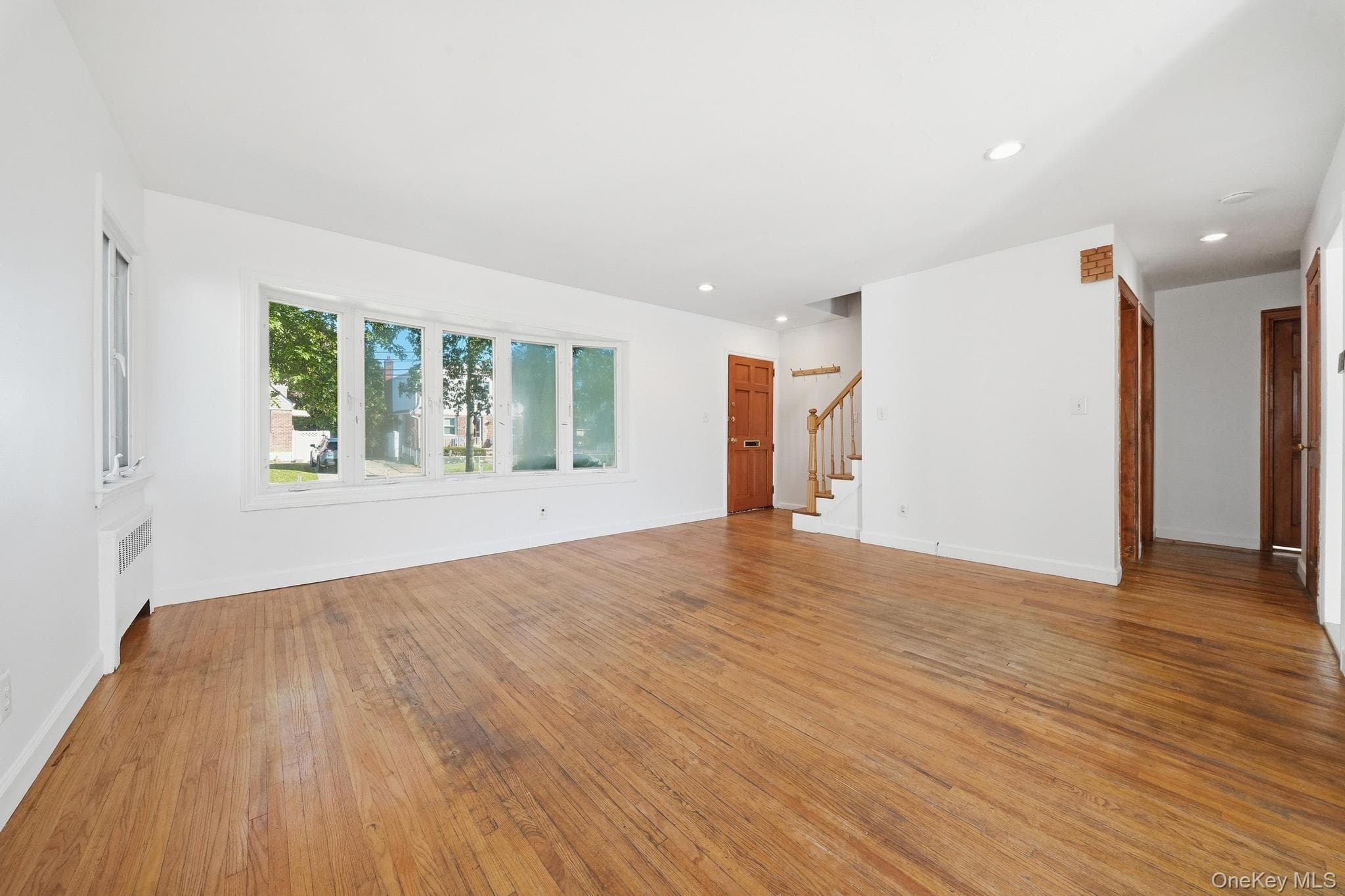 88 Meyer Avenue thumbnail 24