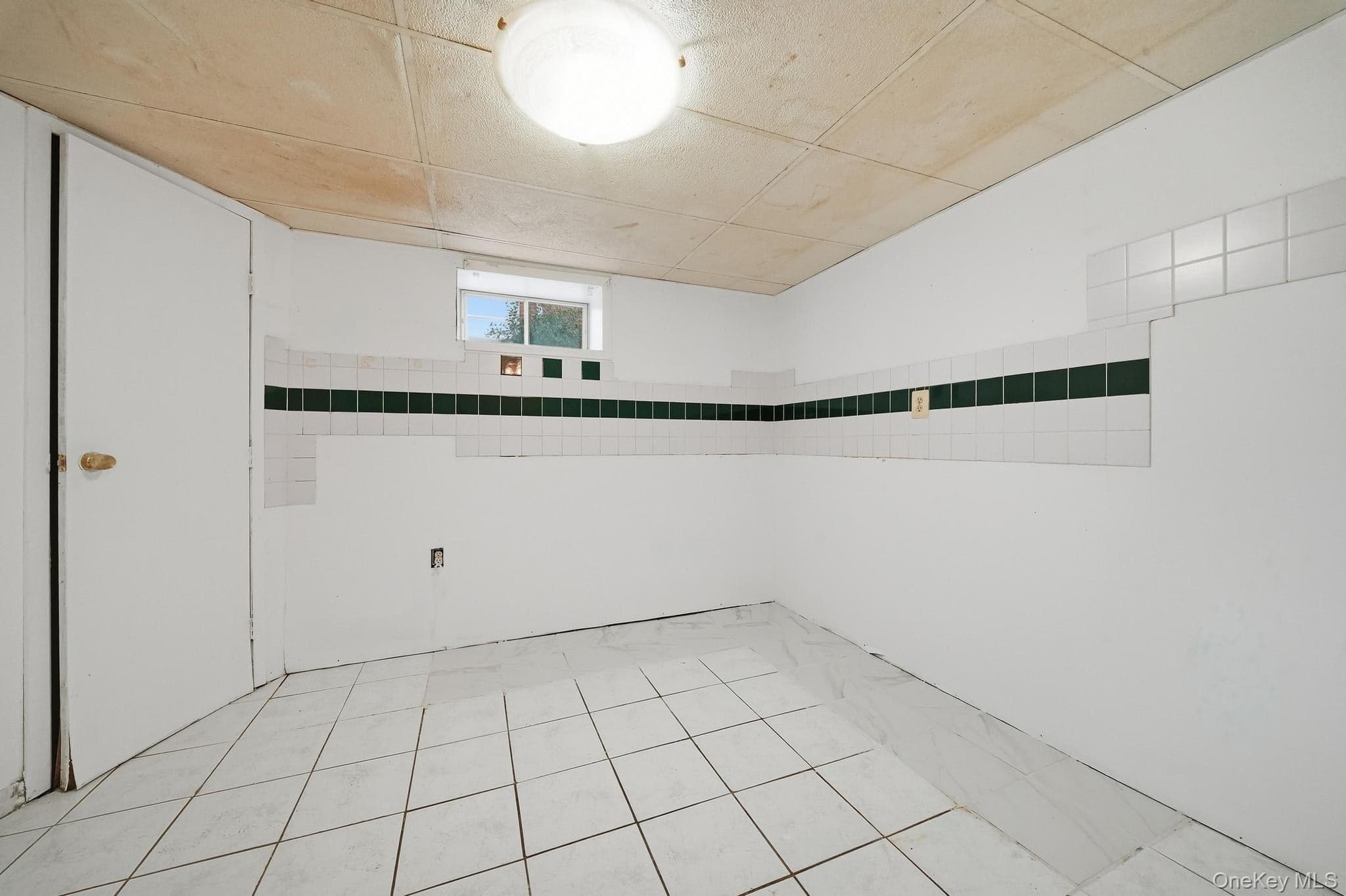 88 Meyer Avenue thumbnail 30