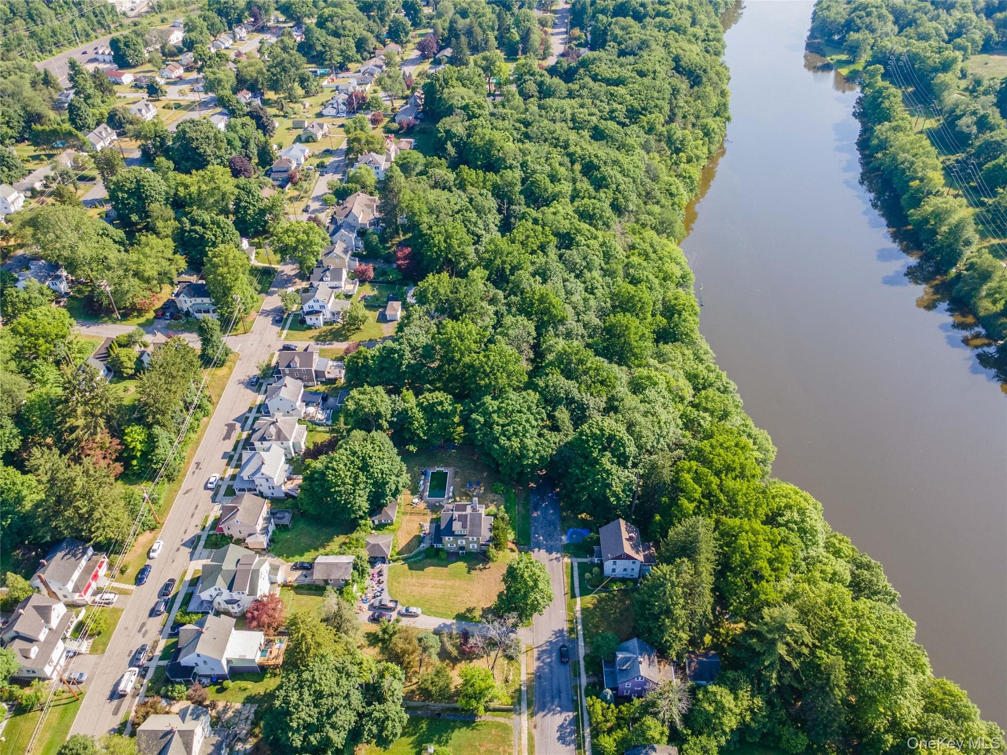 Riverview Street thumbnail 9