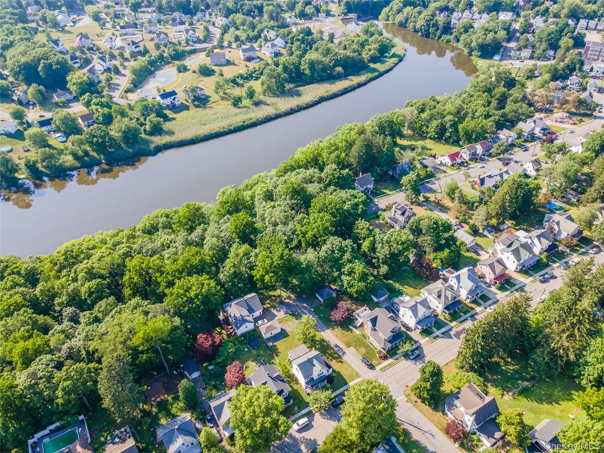 Riverview Street thumbnail 4
