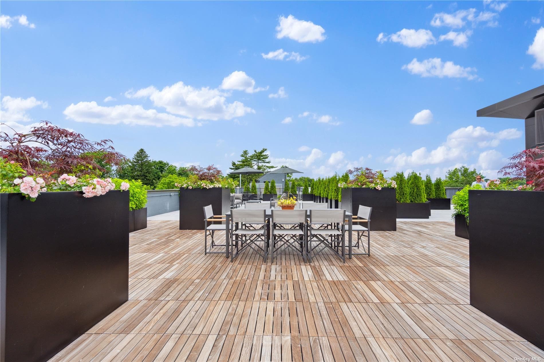 218 Middle Neck Road Unit: 203 thumbnail 12