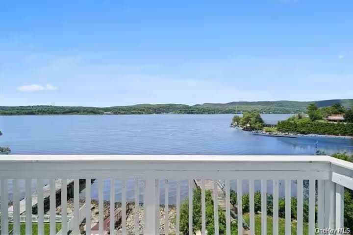 31 Wayne Avenue, Verplanck