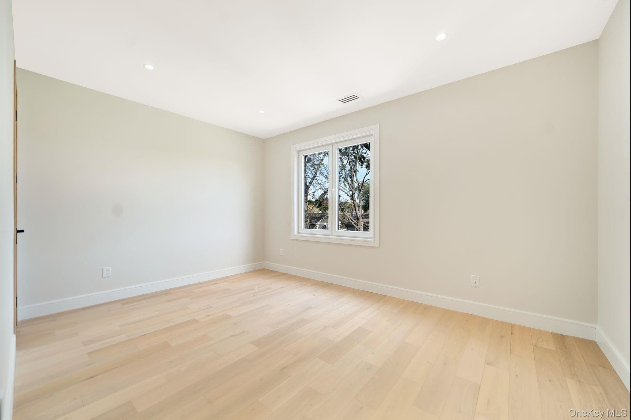 748 Carman Avenue thumbnail 37