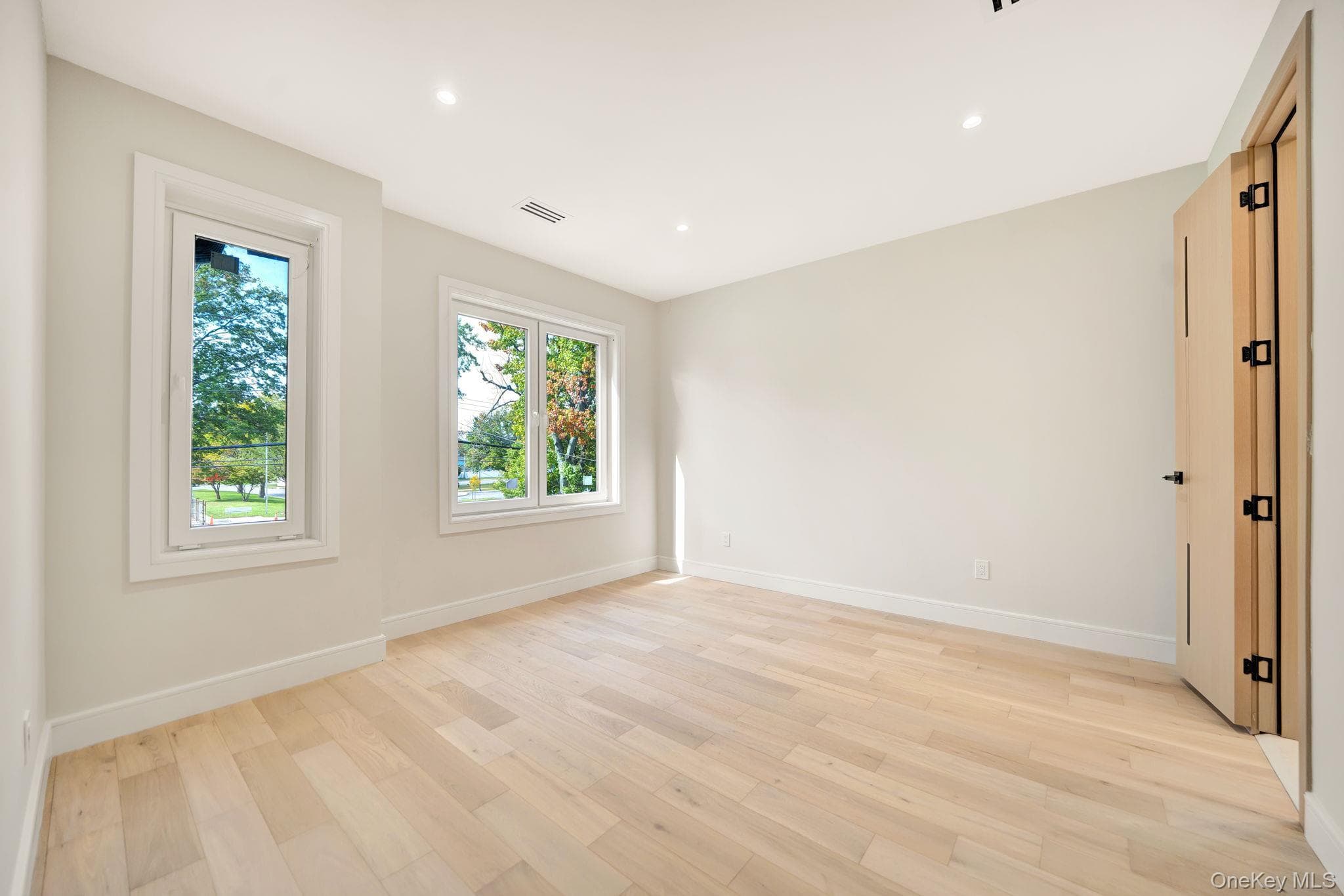 748 Carman Avenue thumbnail 36