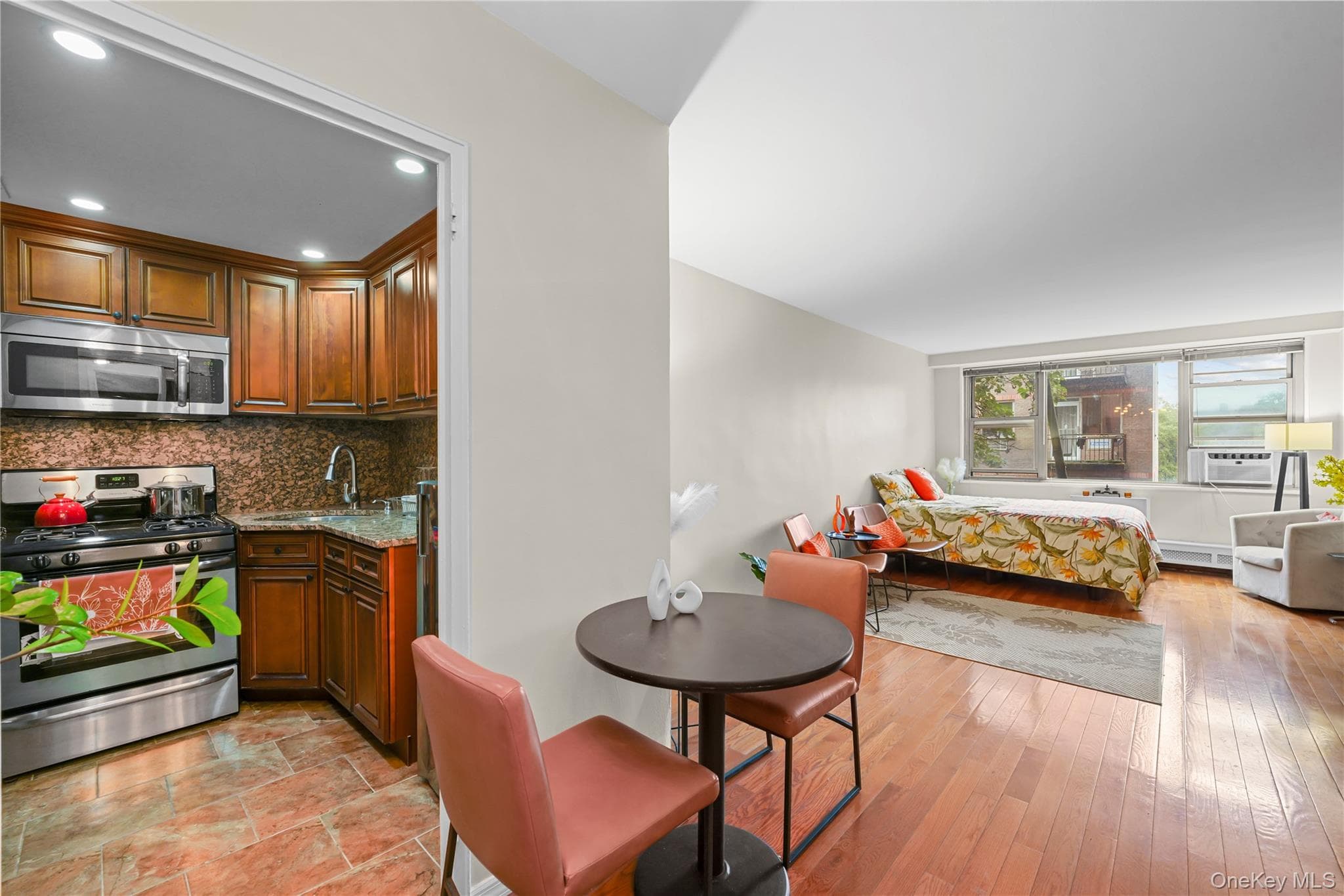 81-11 45th Avenue Unit: 3V, Elmhurst