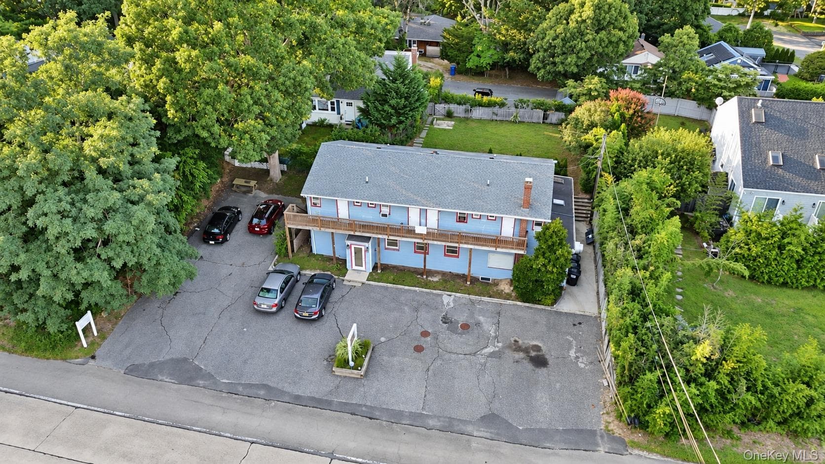 87 North Road, Hampton Bays