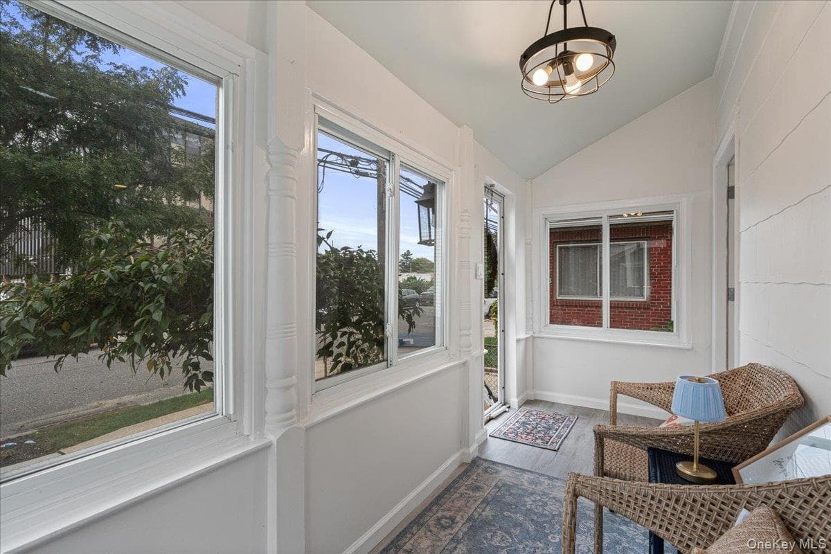 35 Saint Marks Avenue thumbnail 4
