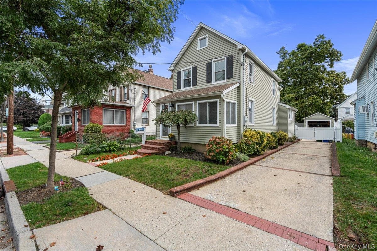 35 Saint Marks Avenue thumbnail 2