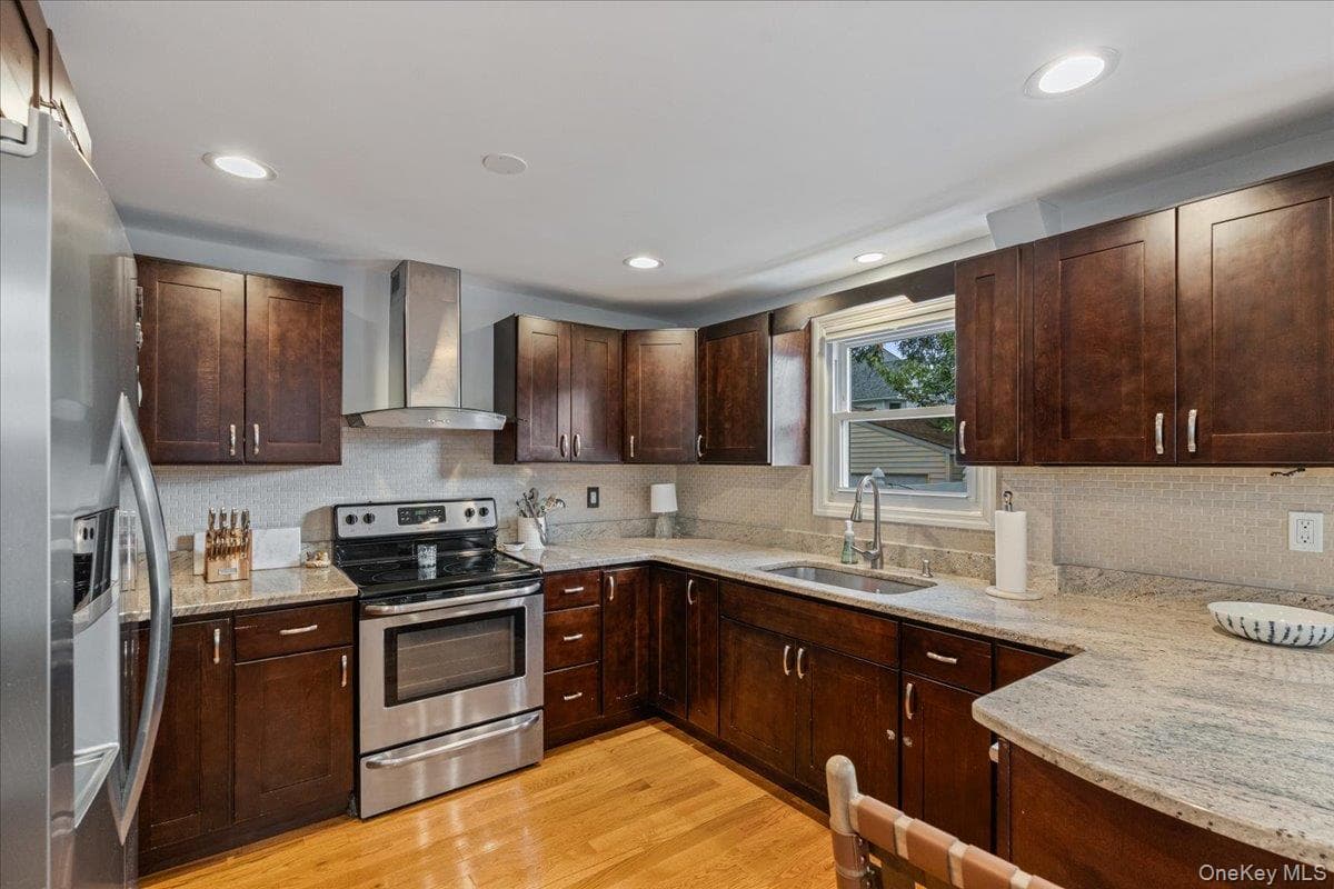 35 Saint Marks Avenue thumbnail 9