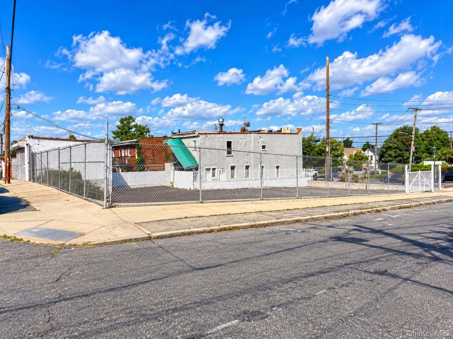 557 Hempstead Turnpike thumbnail 6