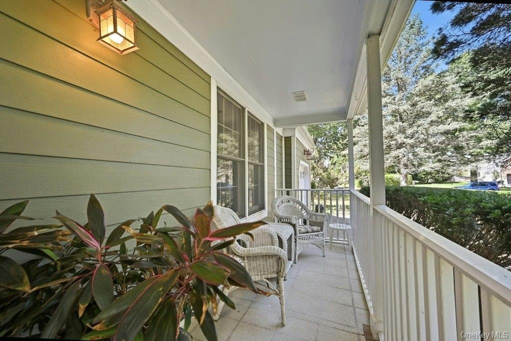 985 Silver Colt Road thumbnail 5