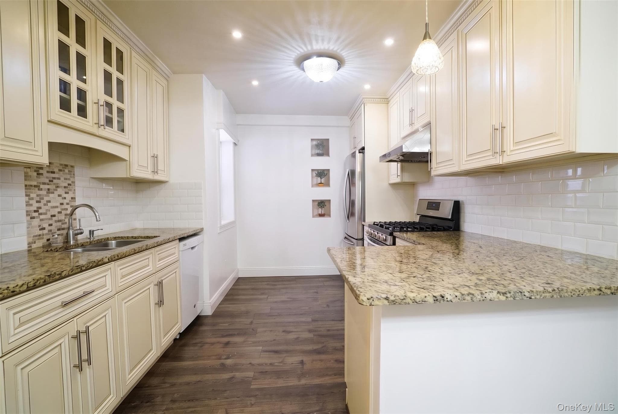 94-30 58th Avenue Unit: 1E thumbnail 7