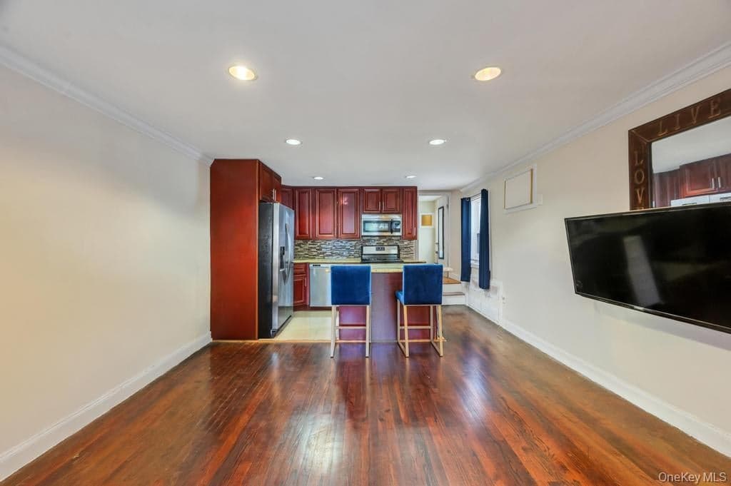 1536 E 51st Street thumbnail 6