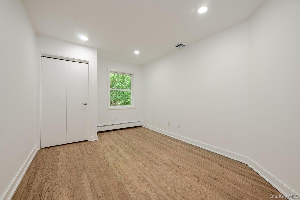139 Coronado Street thumbnail 30