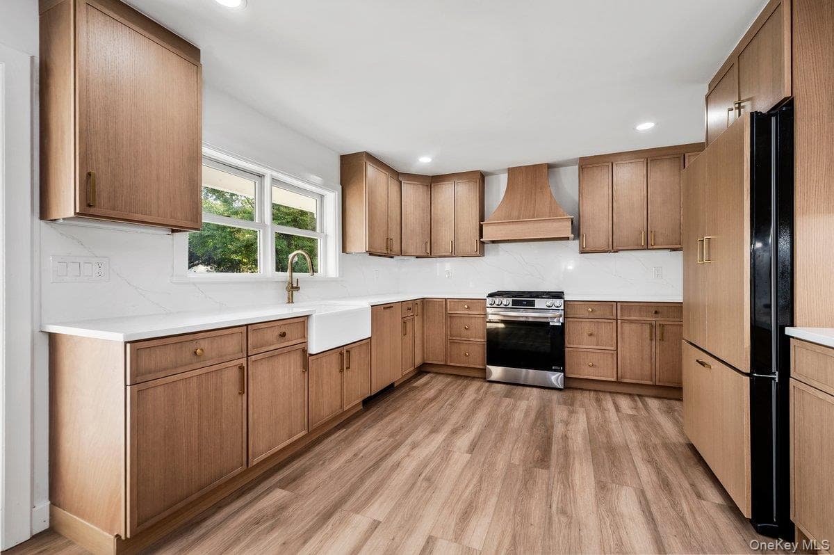 139 Coronado Street thumbnail 9