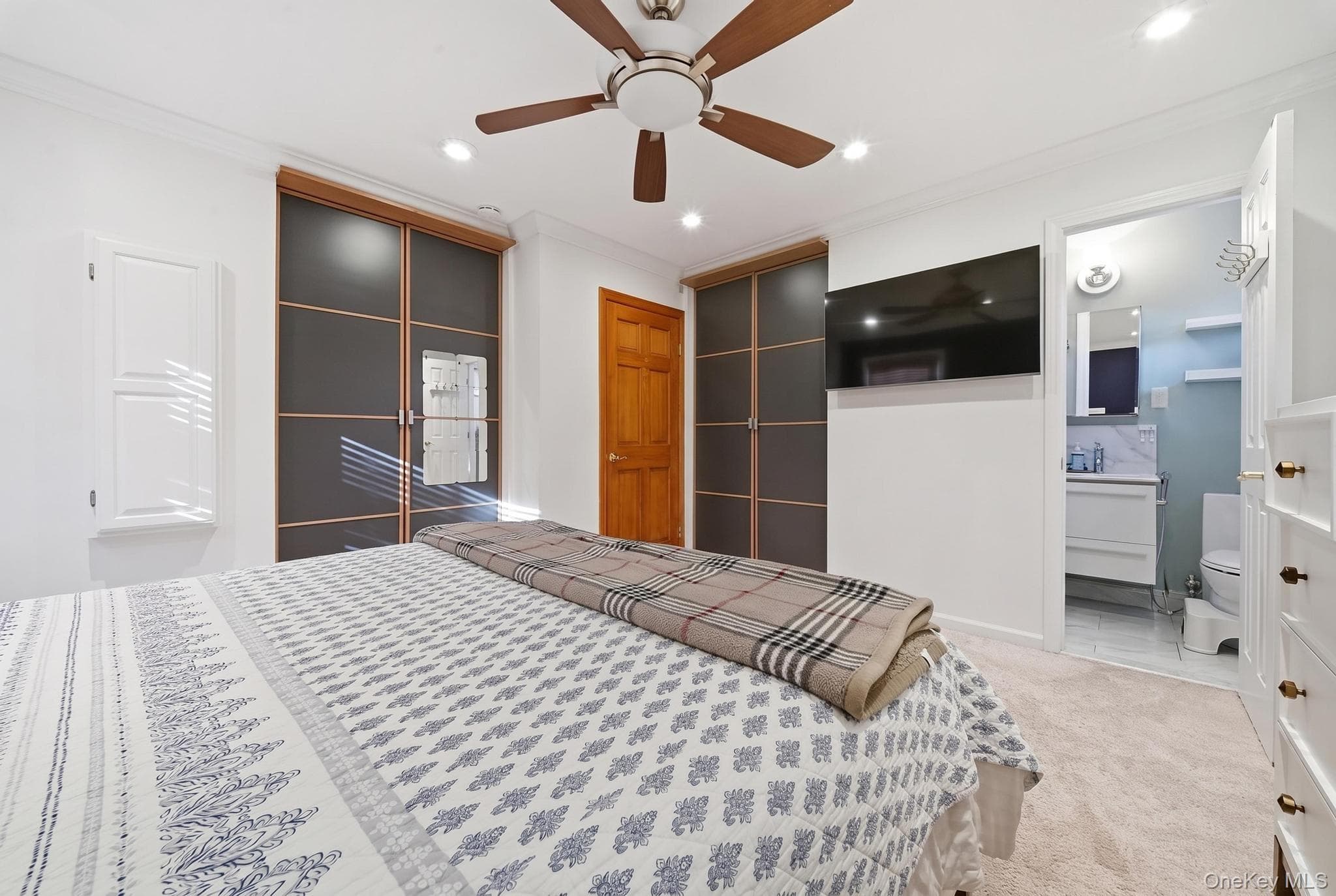 2624 Flower Street thumbnail 21