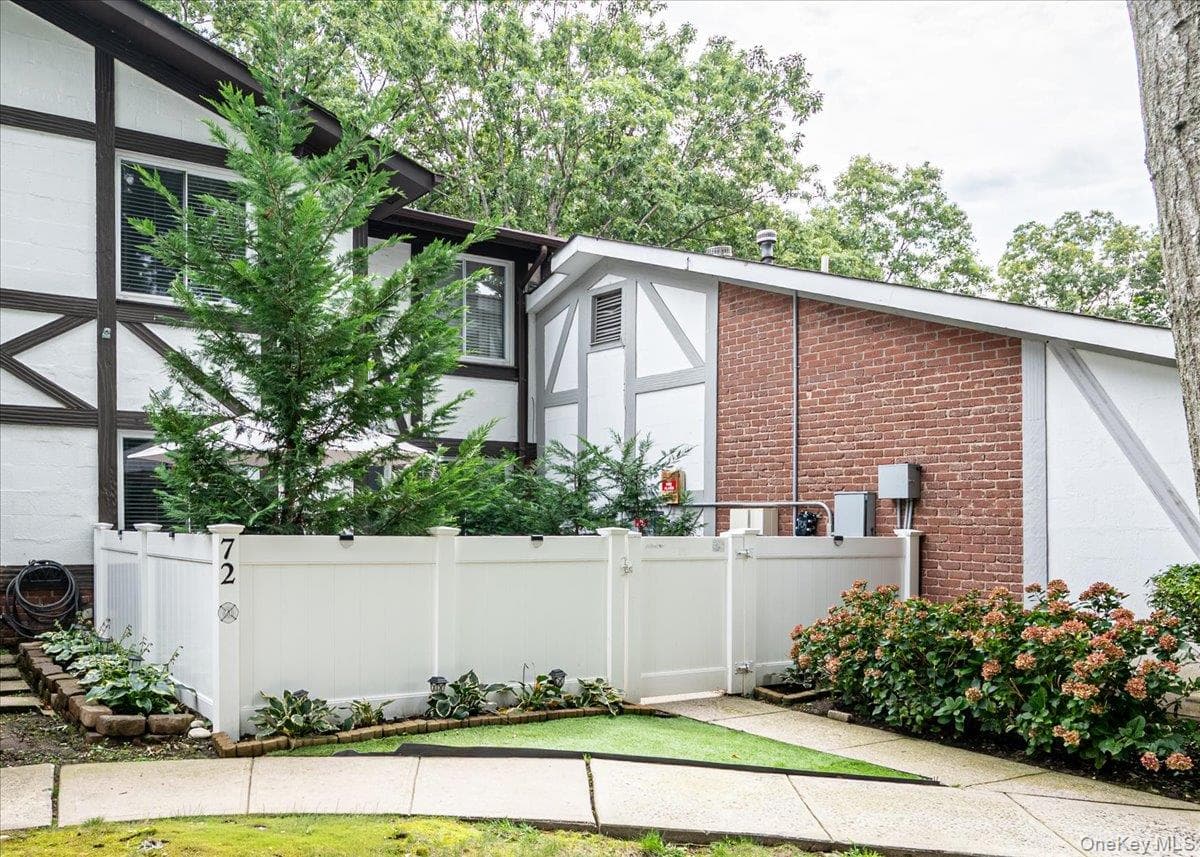 72 Birchwood Road Unit: 72 thumbnail 2