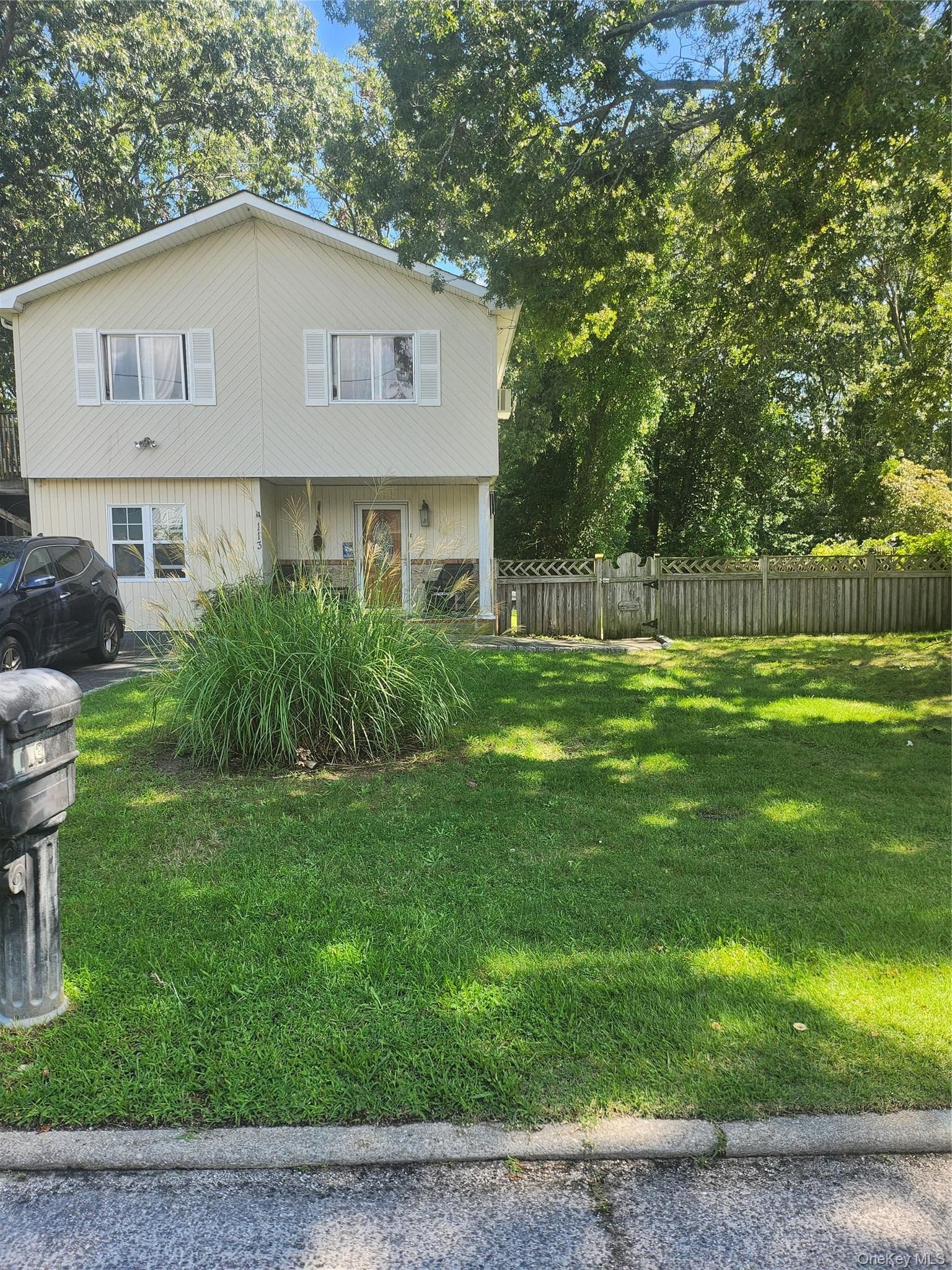 113 Montgomery Avenue, Mastic