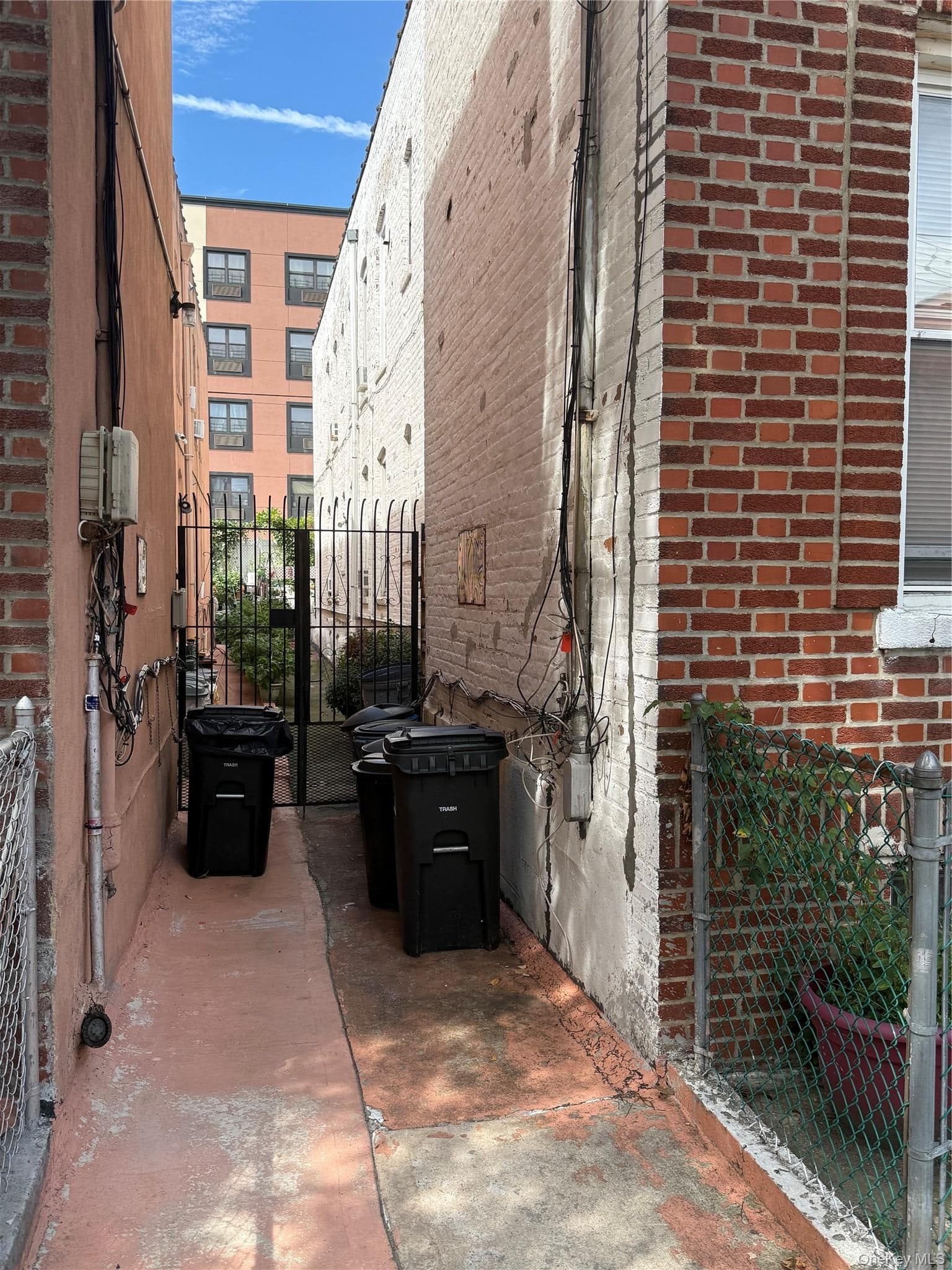 2427 Fuller Street thumbnail 3