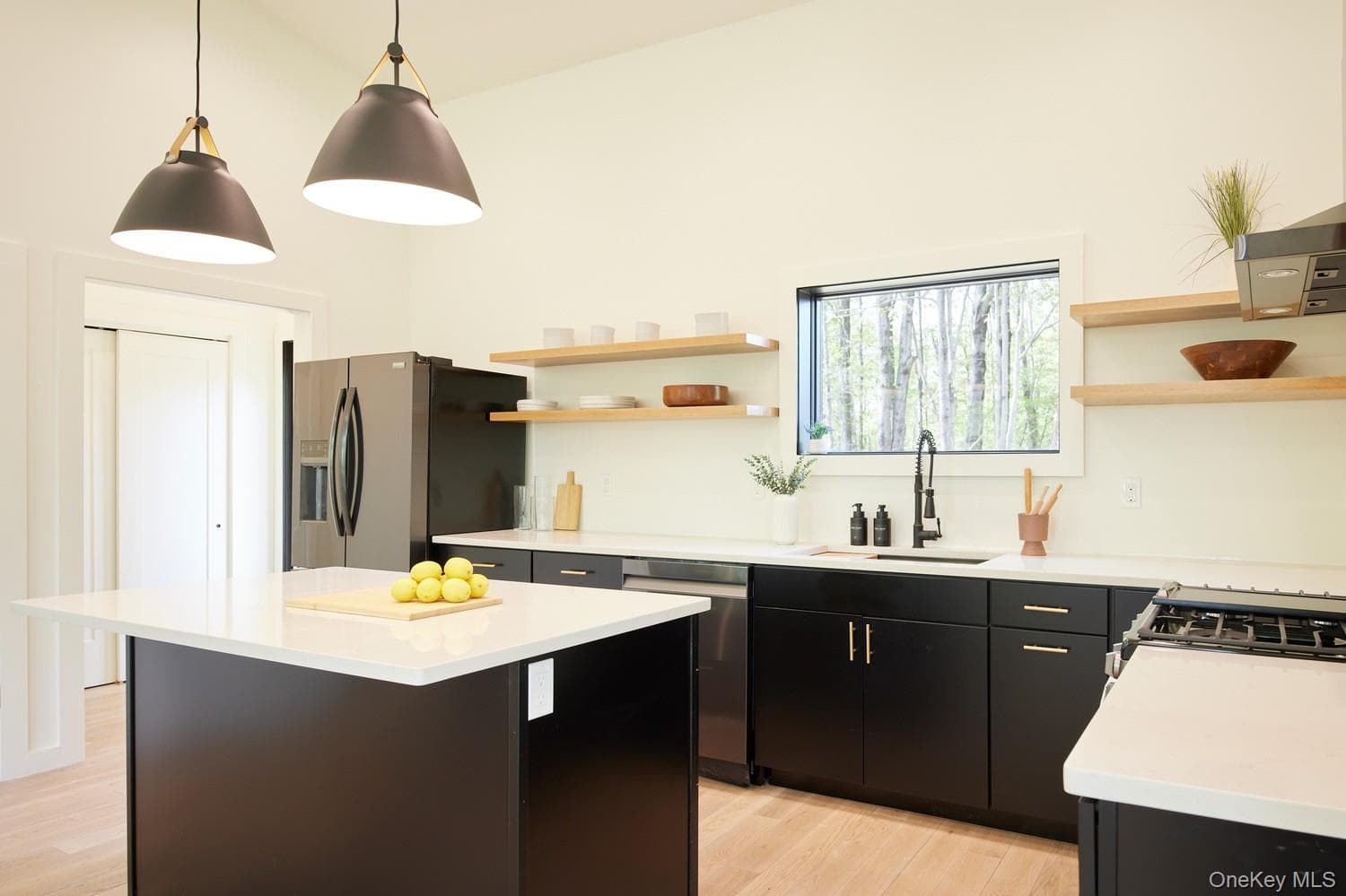 377 Hubert Road thumbnail 4