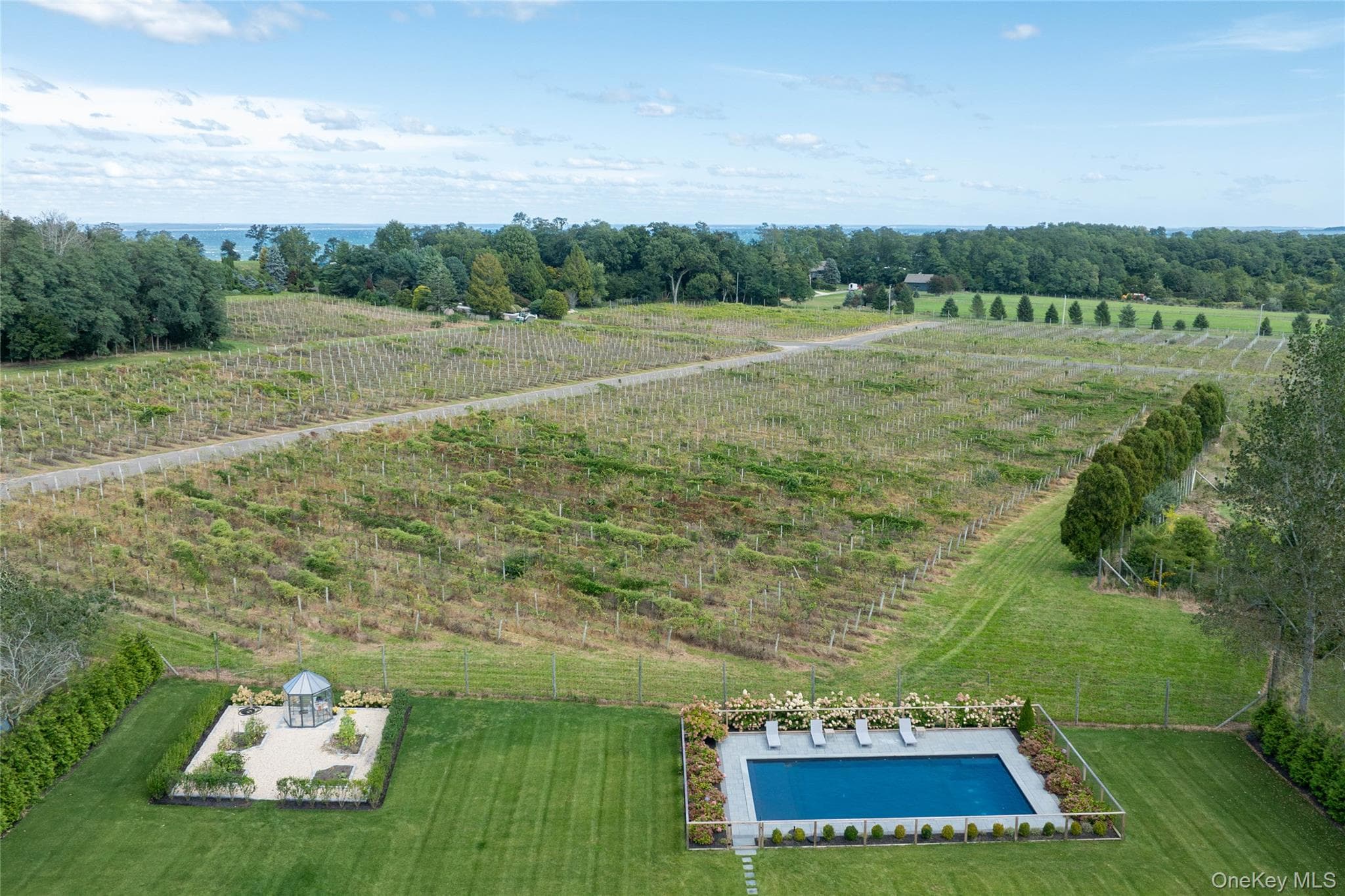 860 Hillcrest Drive thumbnail 22