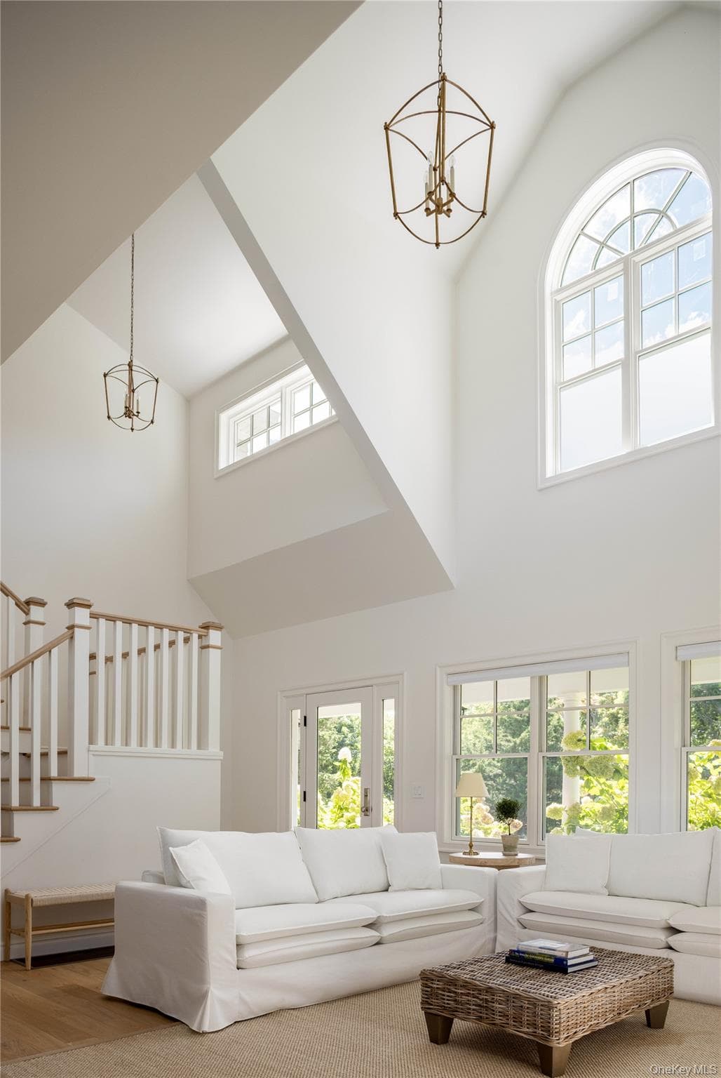 860 Hillcrest Drive thumbnail 8