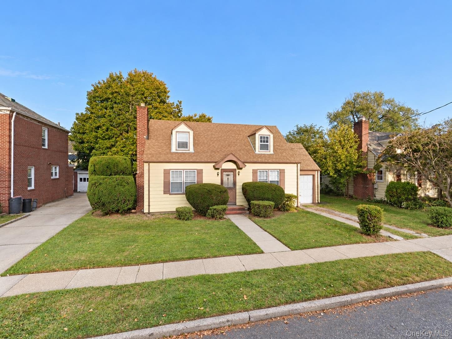 526 N 11th Street, New Hyde Park