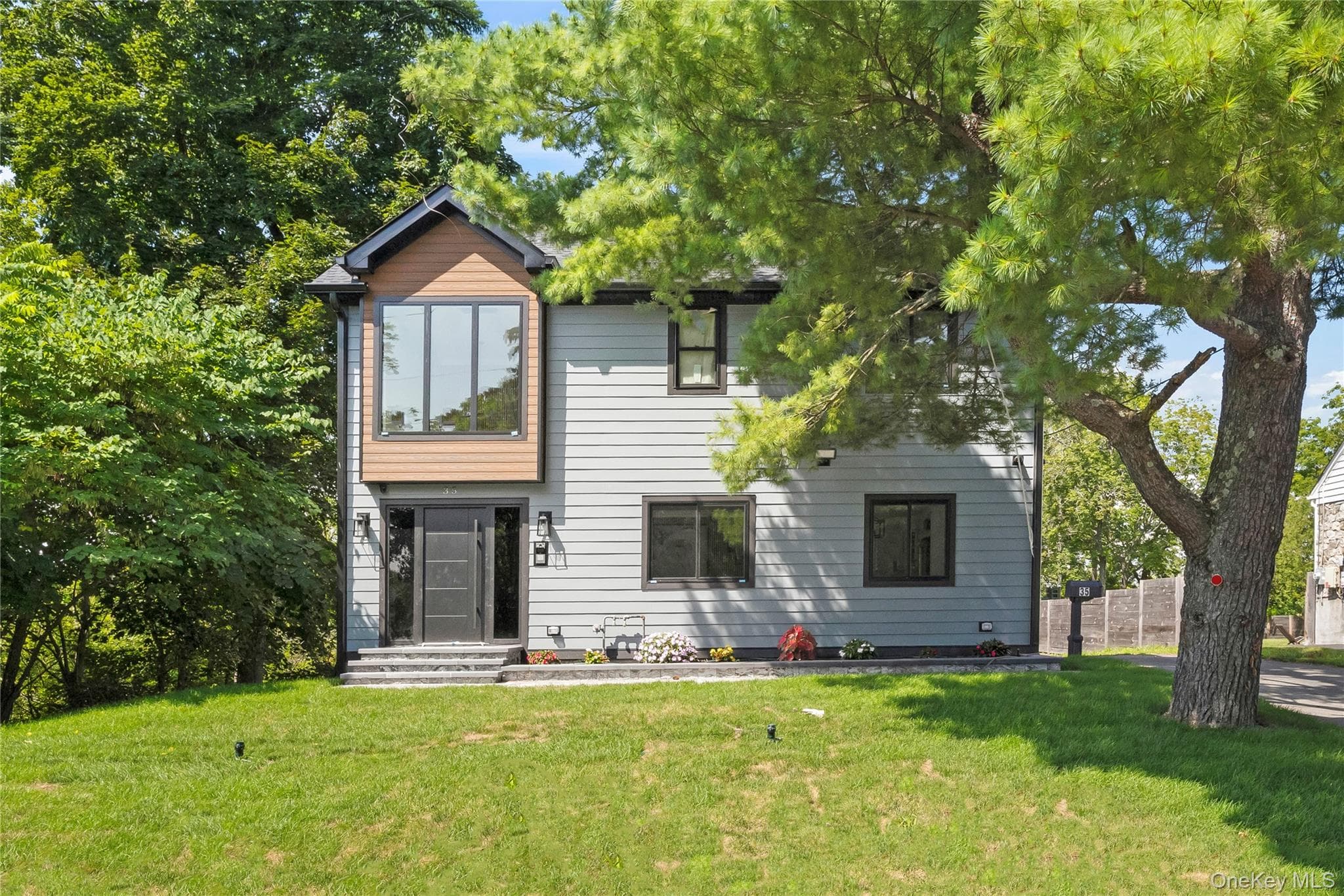 35 Harry Howard Avenue thumbnail 3