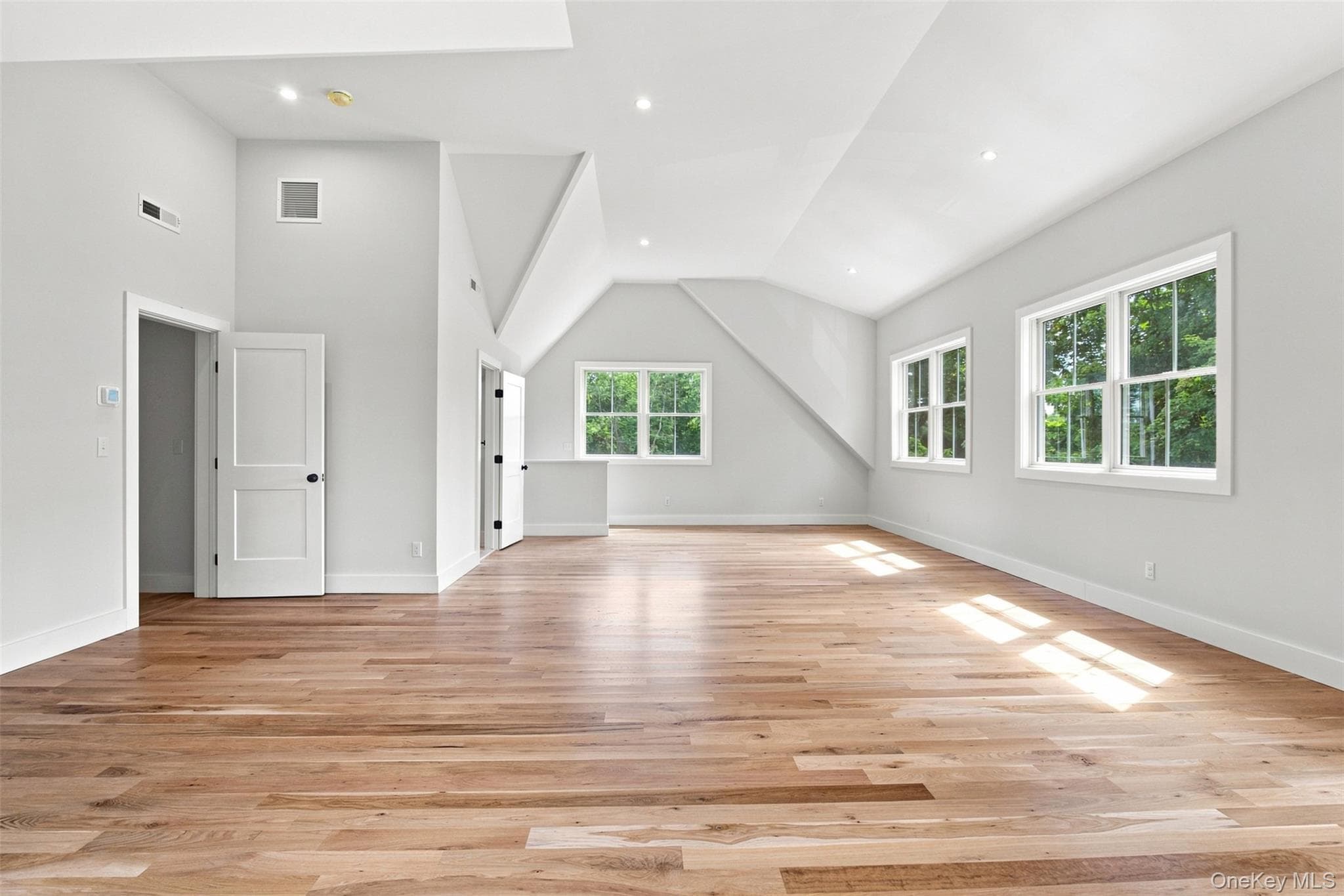 240 Mahopac Avenue thumbnail 31