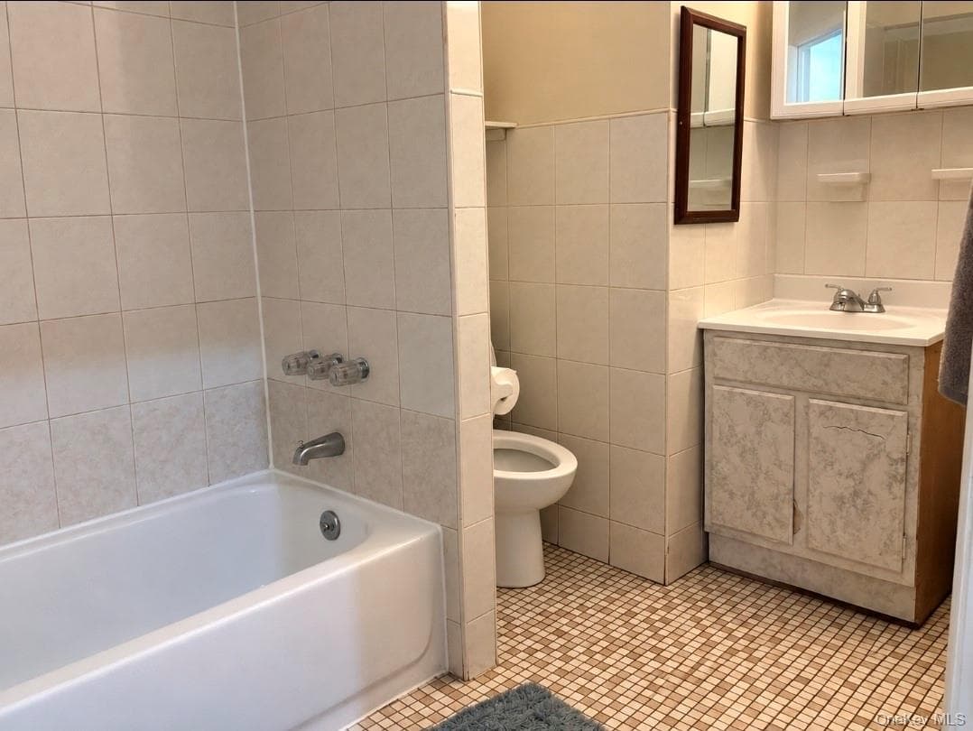 111-16 43rd Avenue thumbnail 16