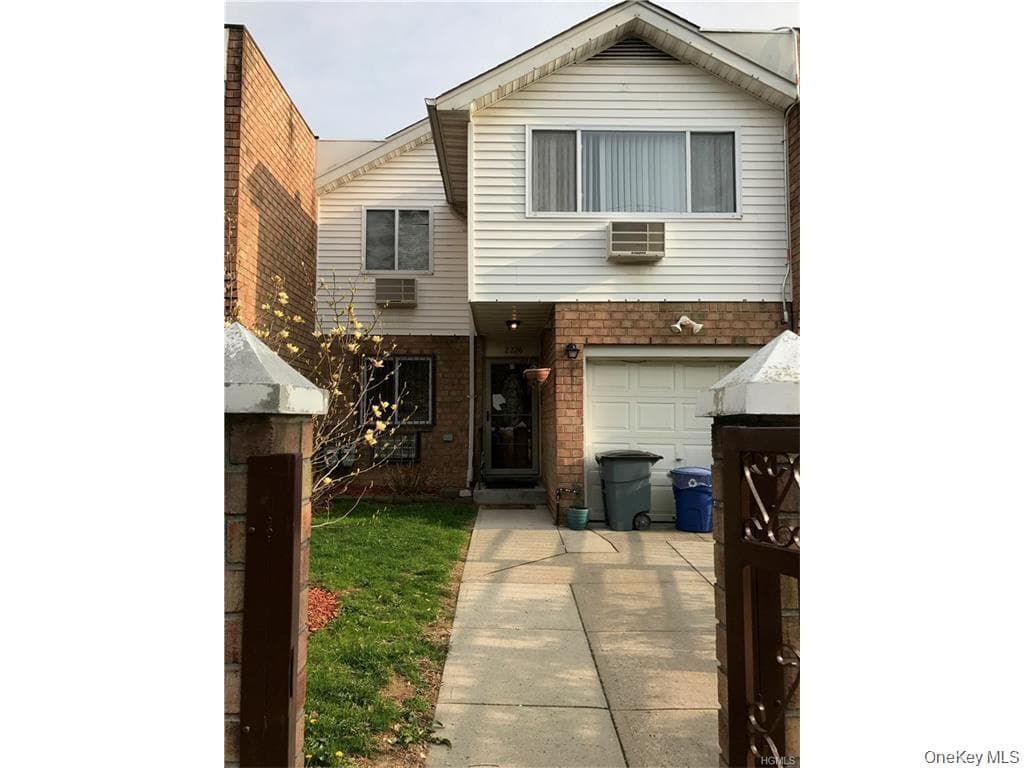 2226 Norton Avenue thumbnail 2