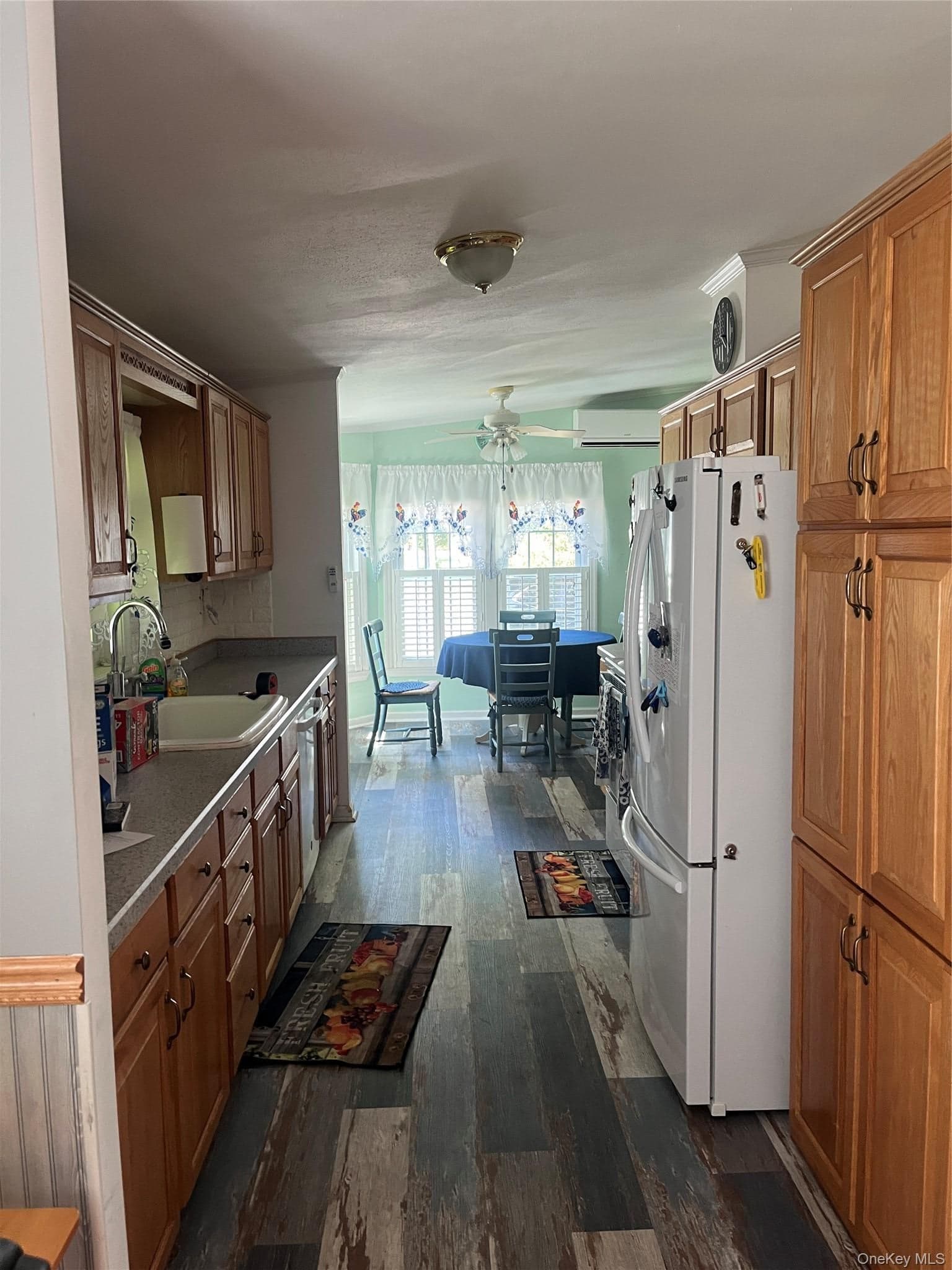 1661 Old Country Road Unit: 156D thumbnail 4
