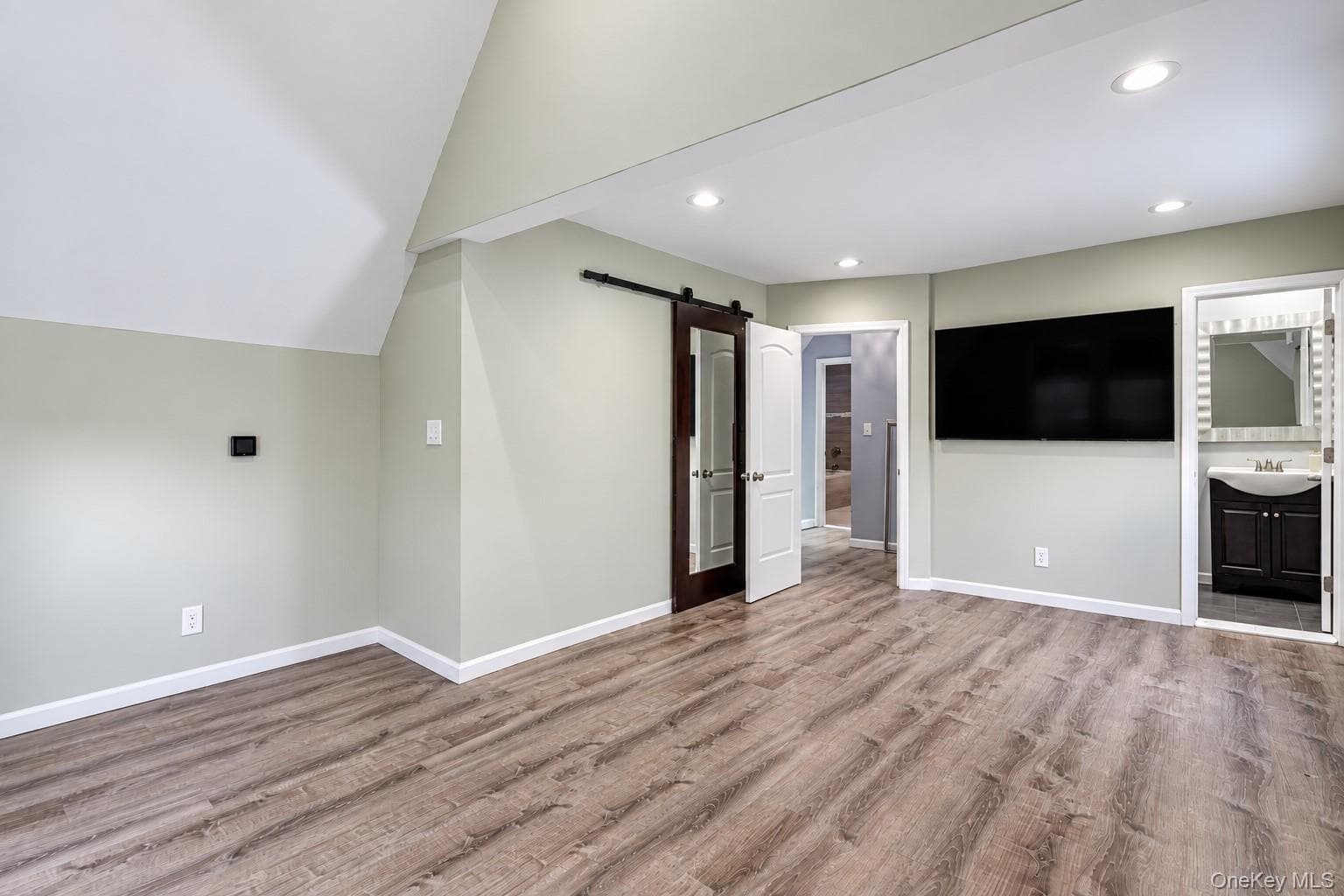 224 Oak Street thumbnail 15