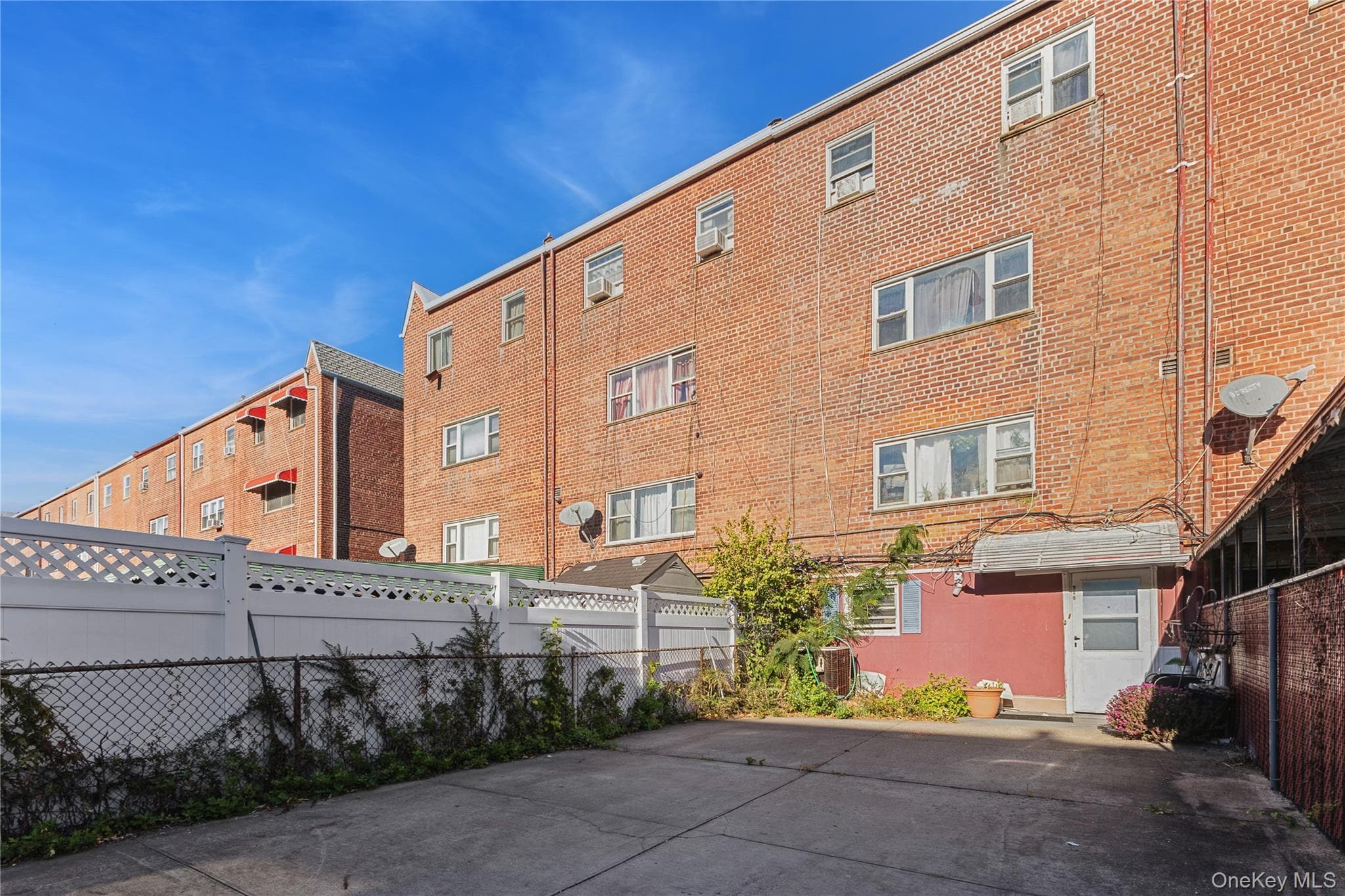 980 Jerome Street thumbnail 21
