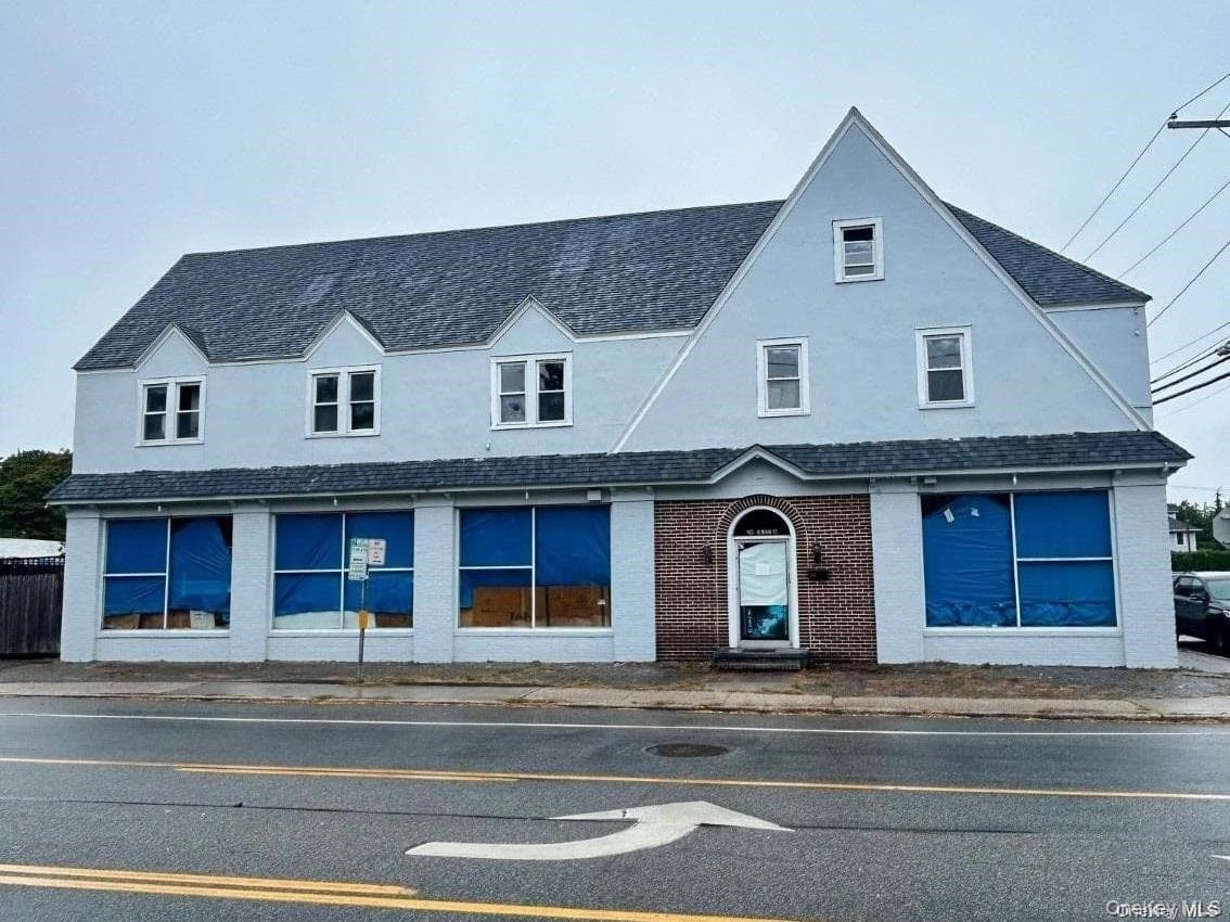 193 W Main ST, Bay Shore
