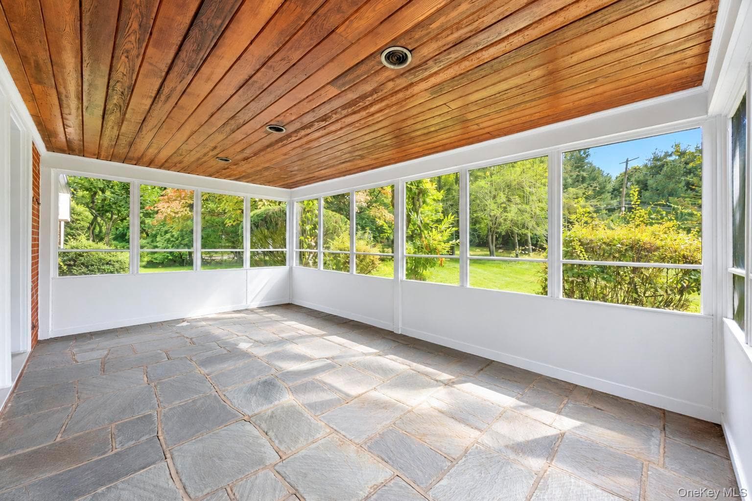 517 E Shore Road thumbnail 9