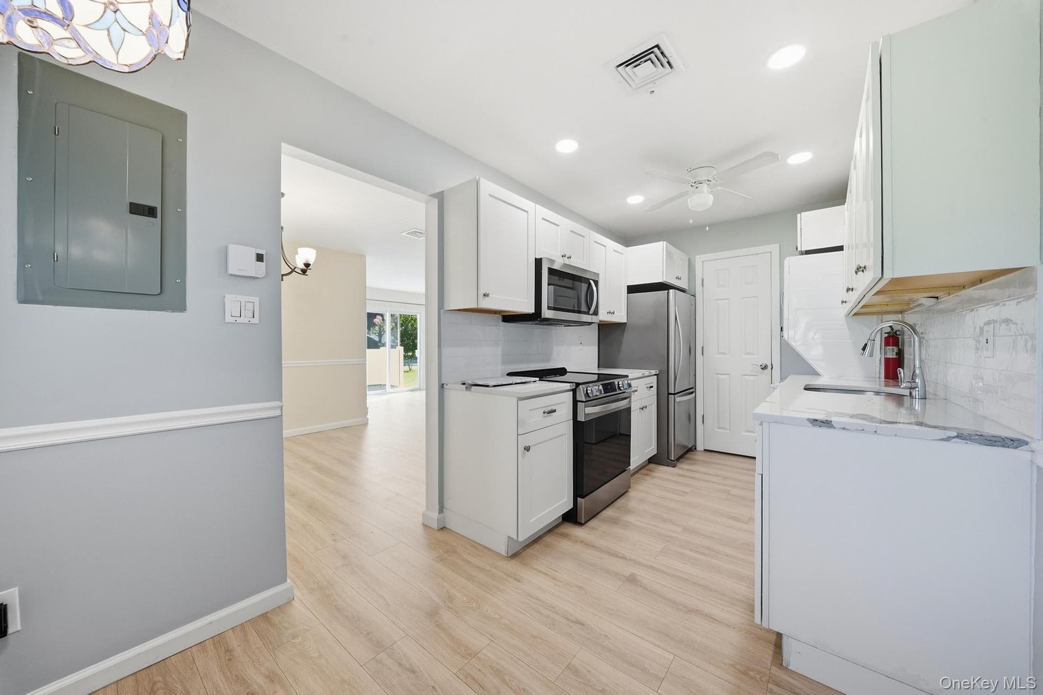 1101 Cabot Court thumbnail 5