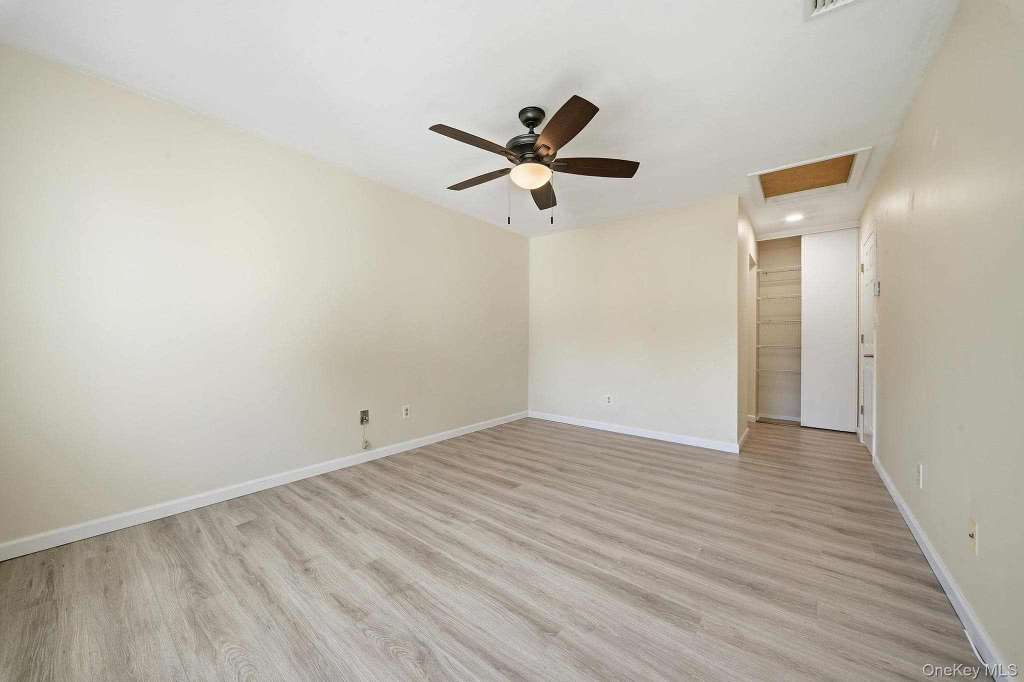 1101 Cabot Court thumbnail 15