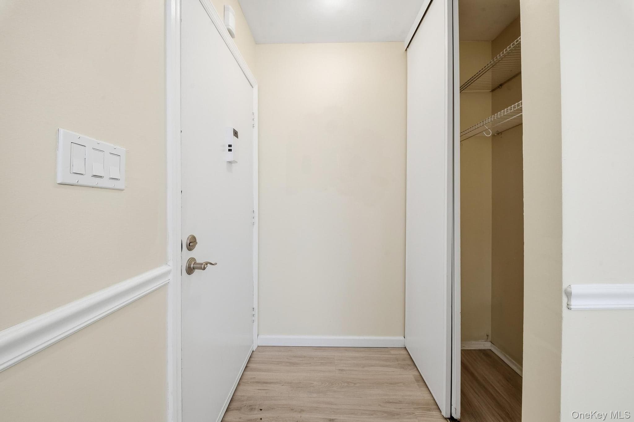 1101 Cabot Court thumbnail 3